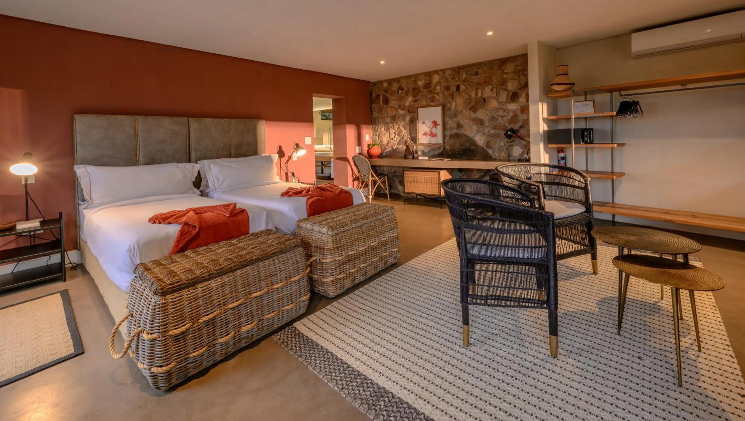 Bedroom, Bed in Zulu Rock Lodge - Babanango Game Reserve