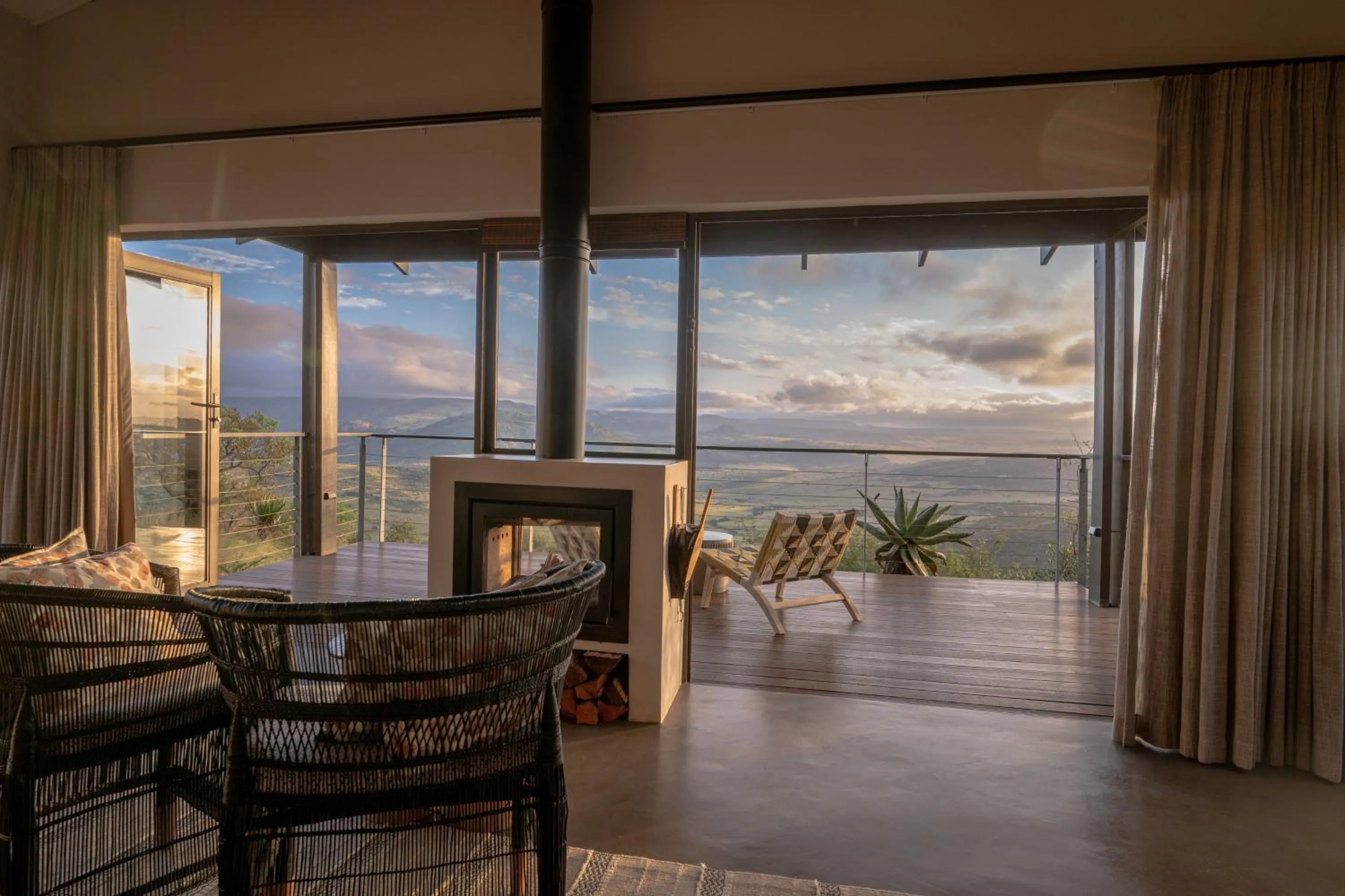 Bedroom in Zulu Rock Lodge - Babanango Game Reserve