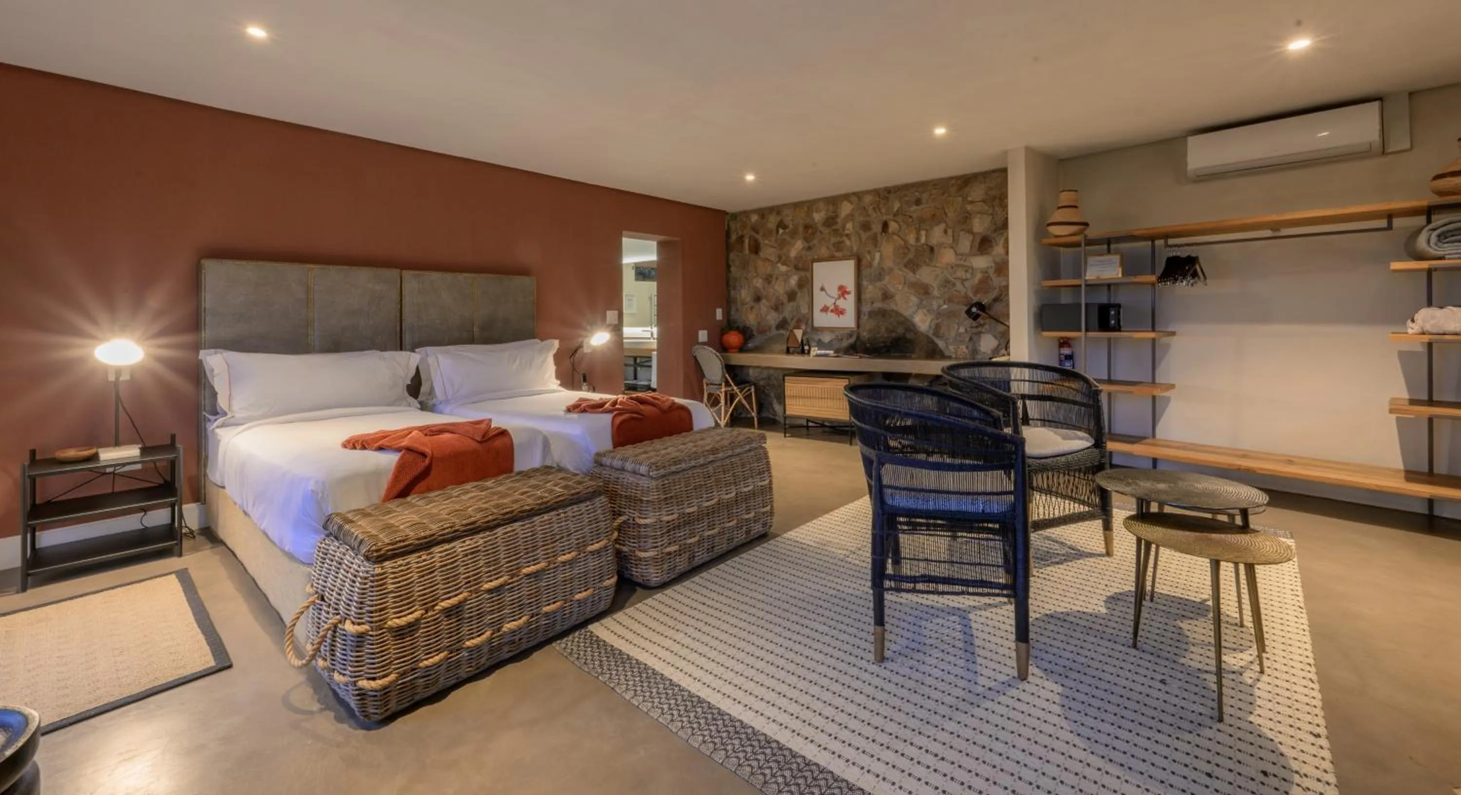 Bedroom, Bed in Zulu Rock Lodge - Babanango Game Reserve