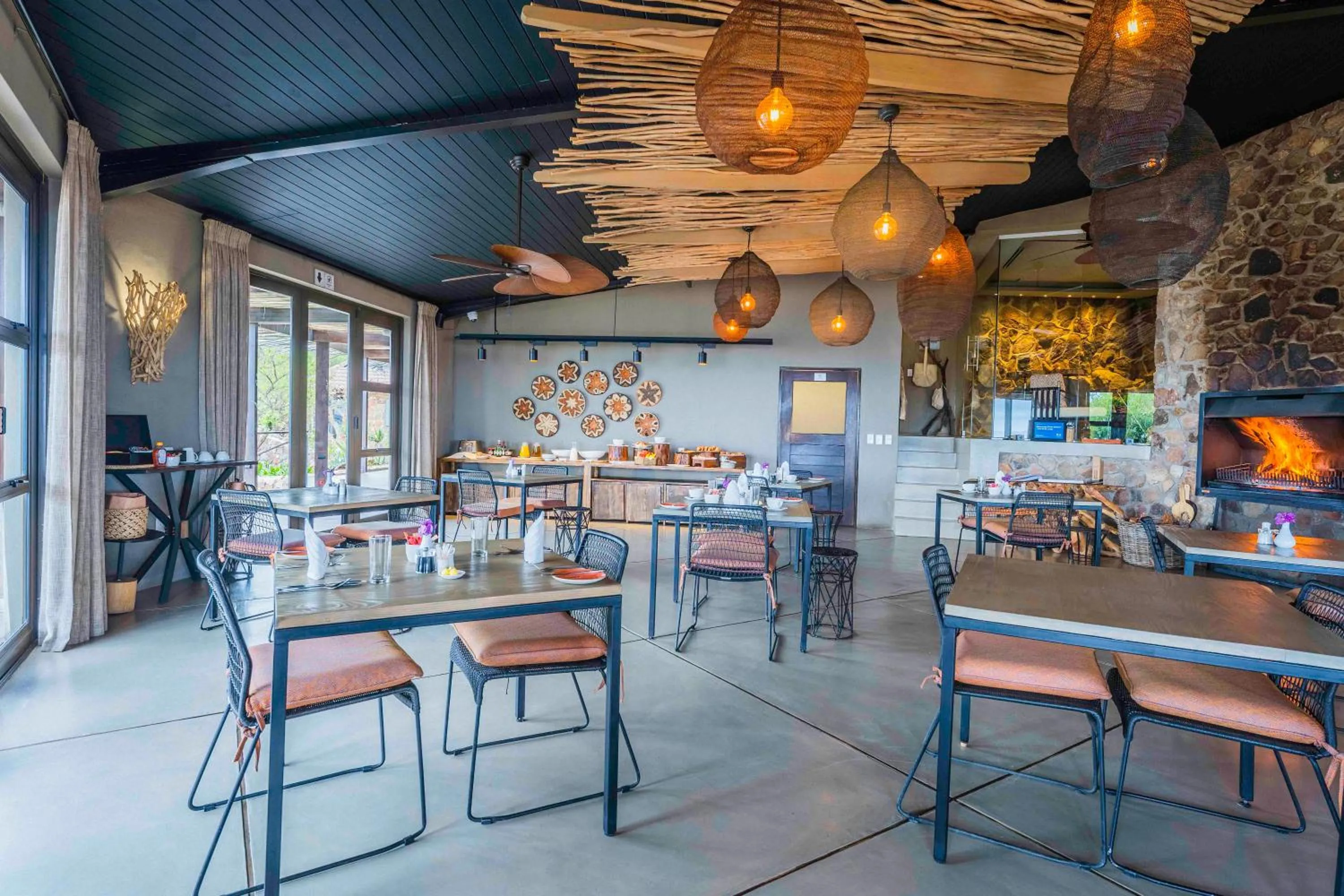 Dining area in Zulu Rock Lodge - Babanango Game Reserve