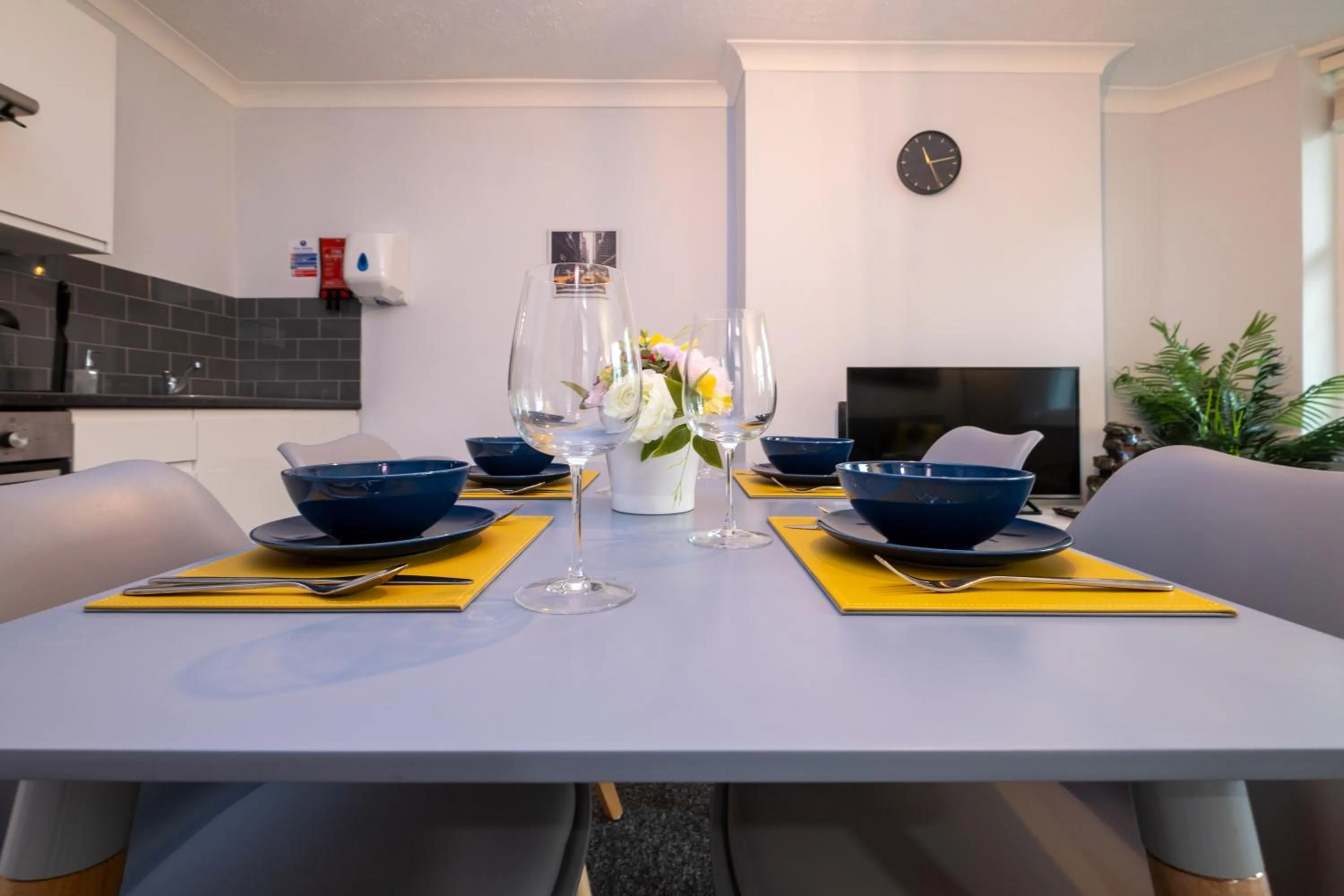 Dining area in Brunswick in Brighton and Hove by 9S Living