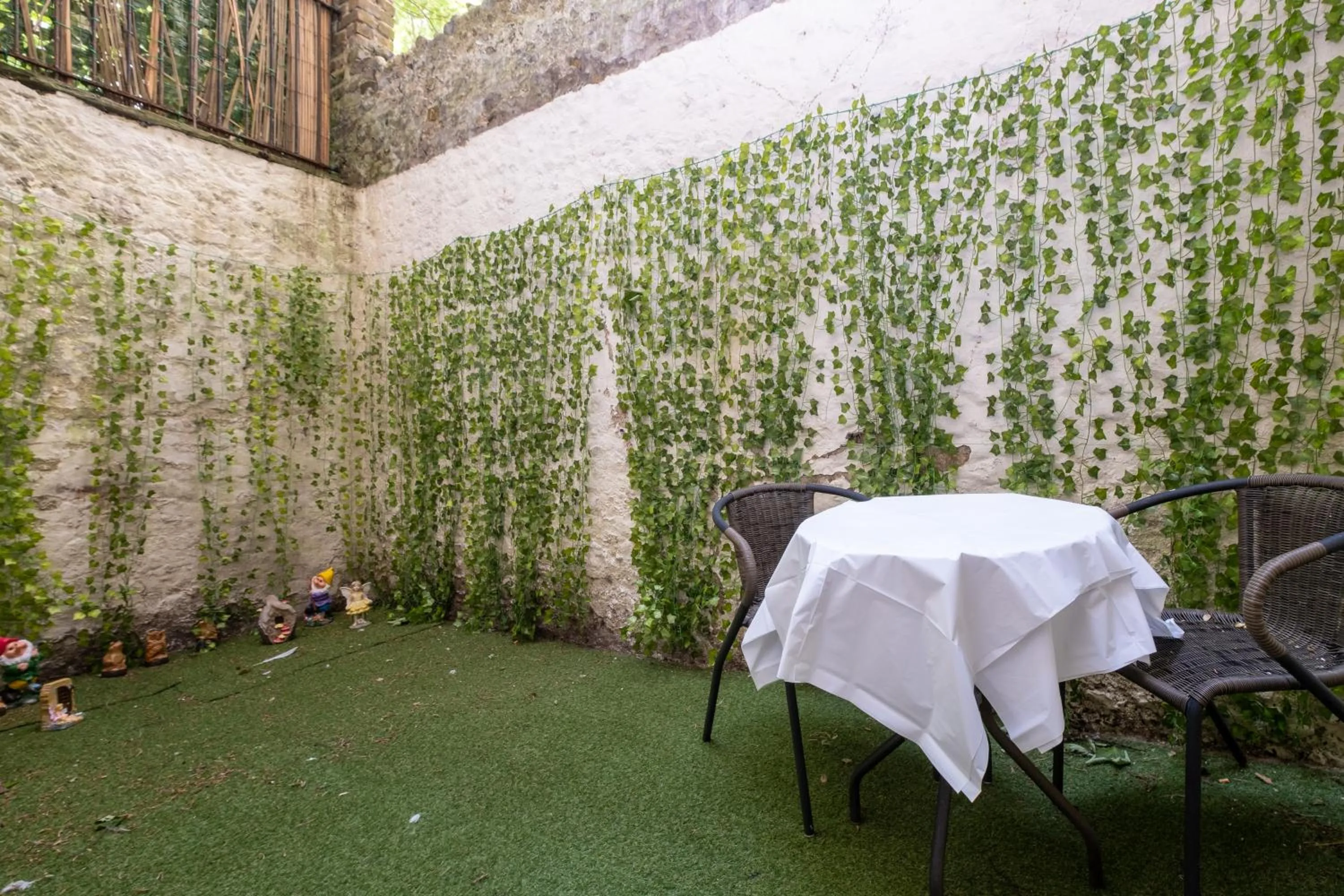 Garden in Brunswick in Brighton and Hove by 9S Living