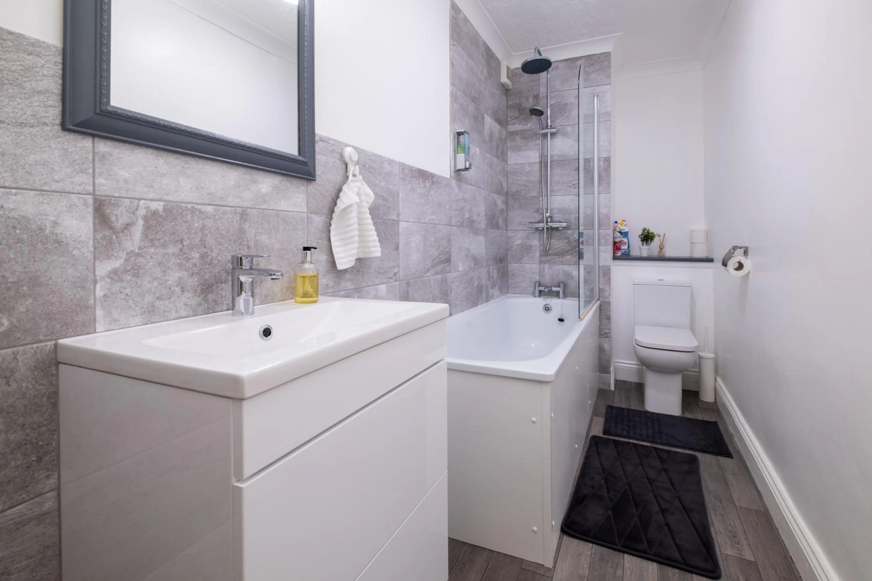 Bathroom in Brunswick in Brighton and Hove by 9S Living