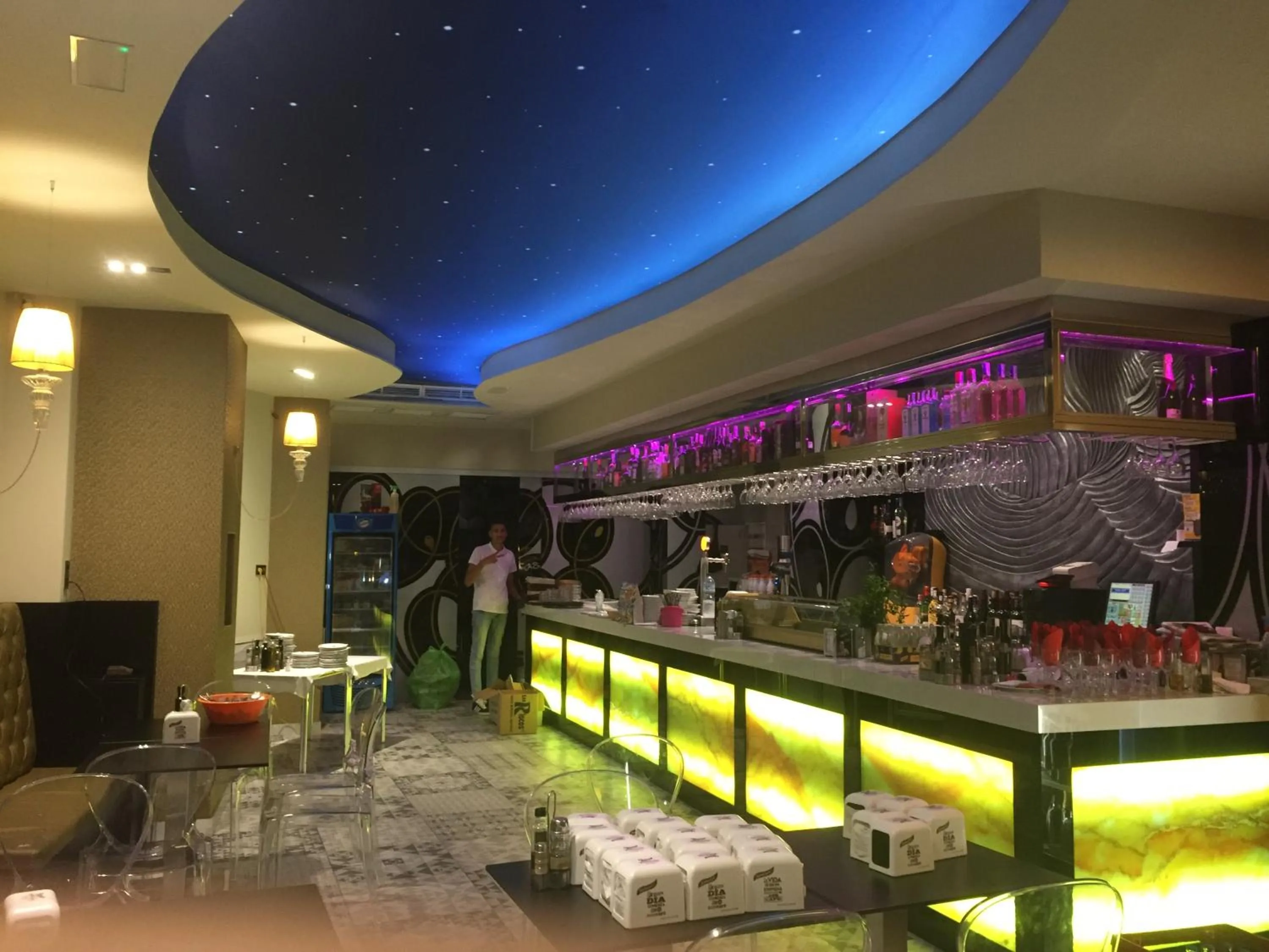 Restaurant/places to eat in HOSTAL COSTA SOL