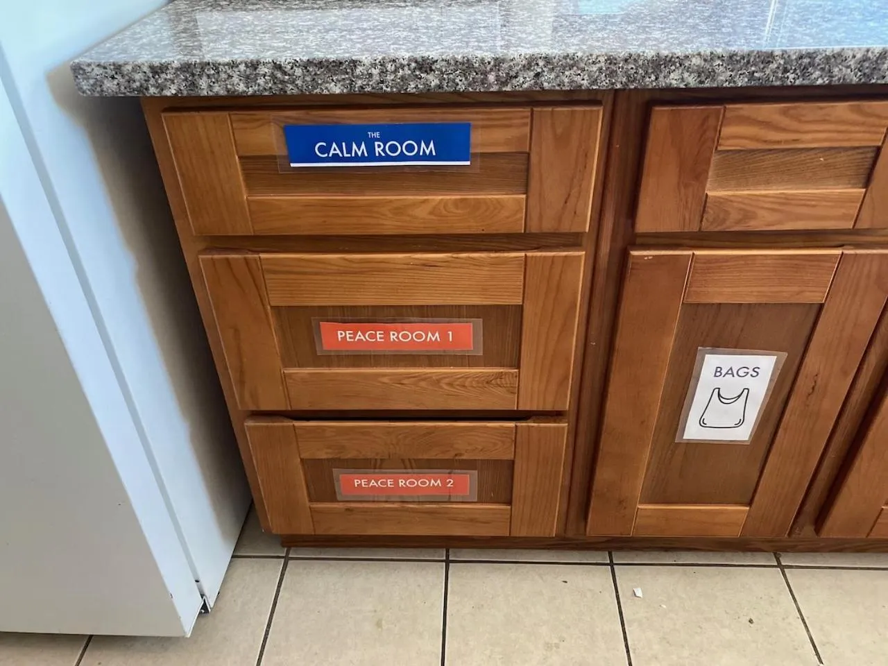 Communal kitchen in WHOLE Family - Barrette