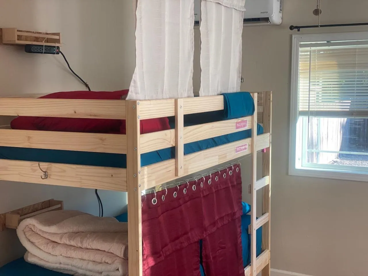 Bed in WHOLE Family - Barrette