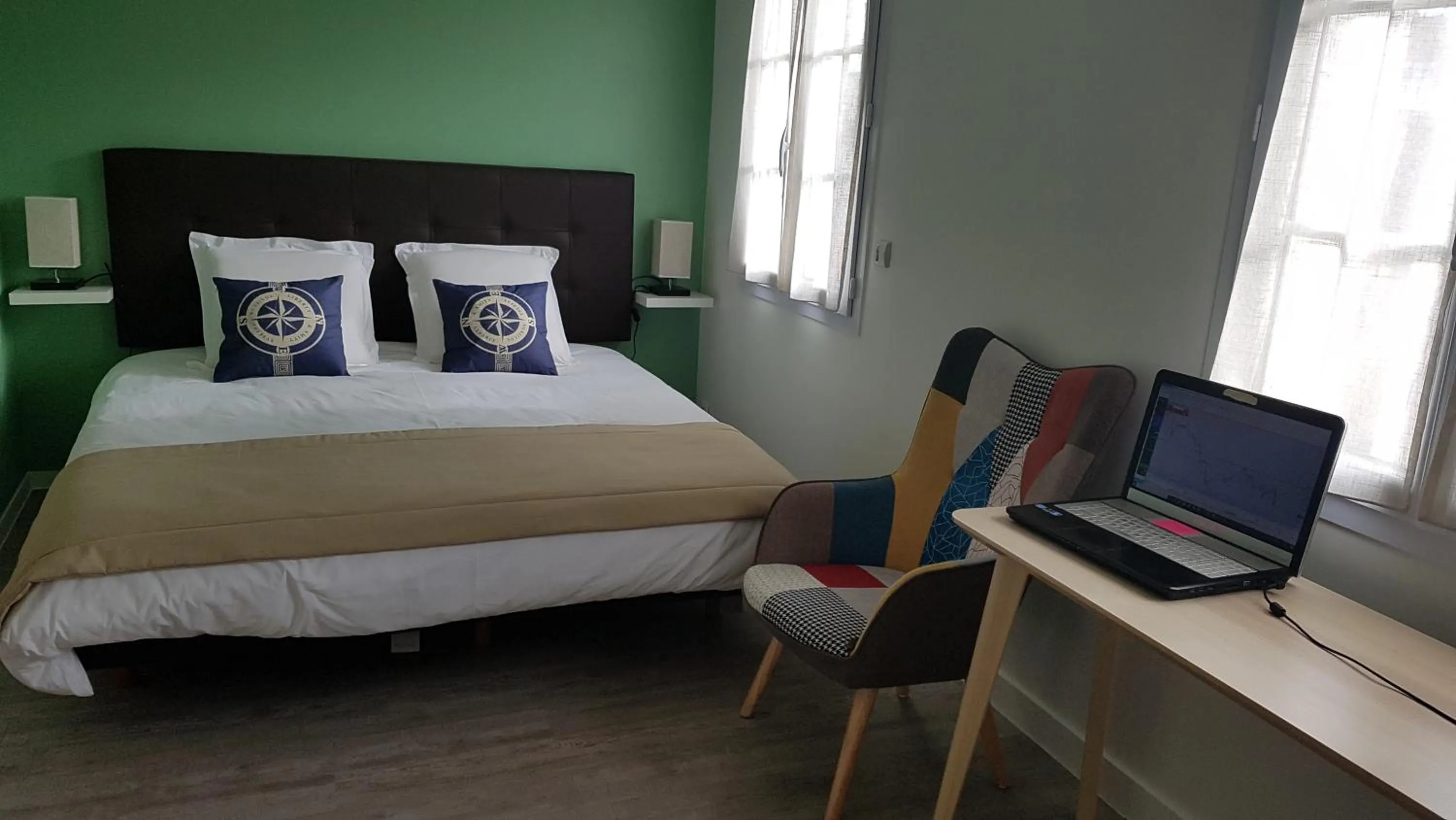 Bedroom, Bed in Hôtel et Chambres d'hôtes Les Mureaux - Les chambres de la Marina