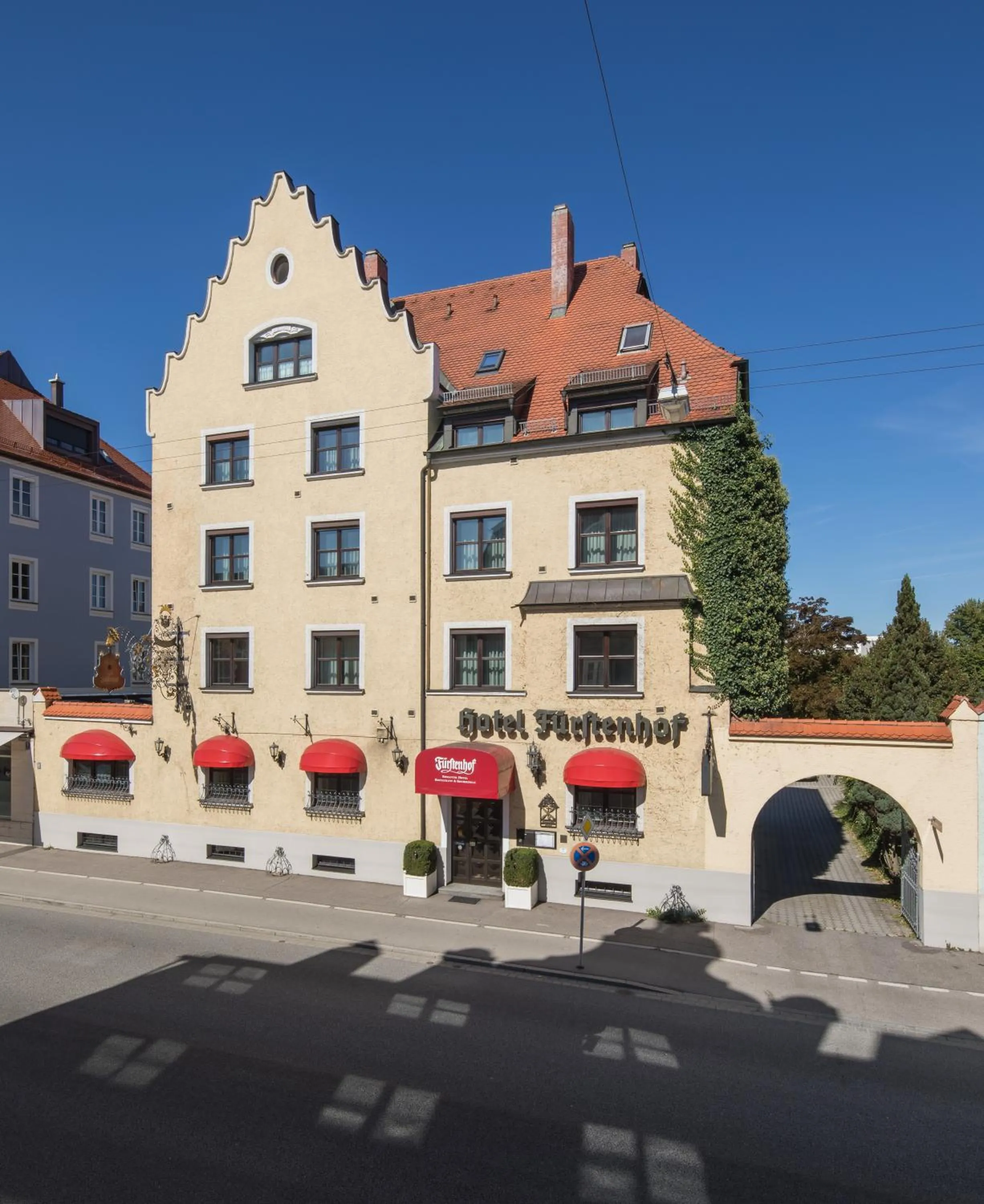 Property building in Simones Hotel Fürstenhof