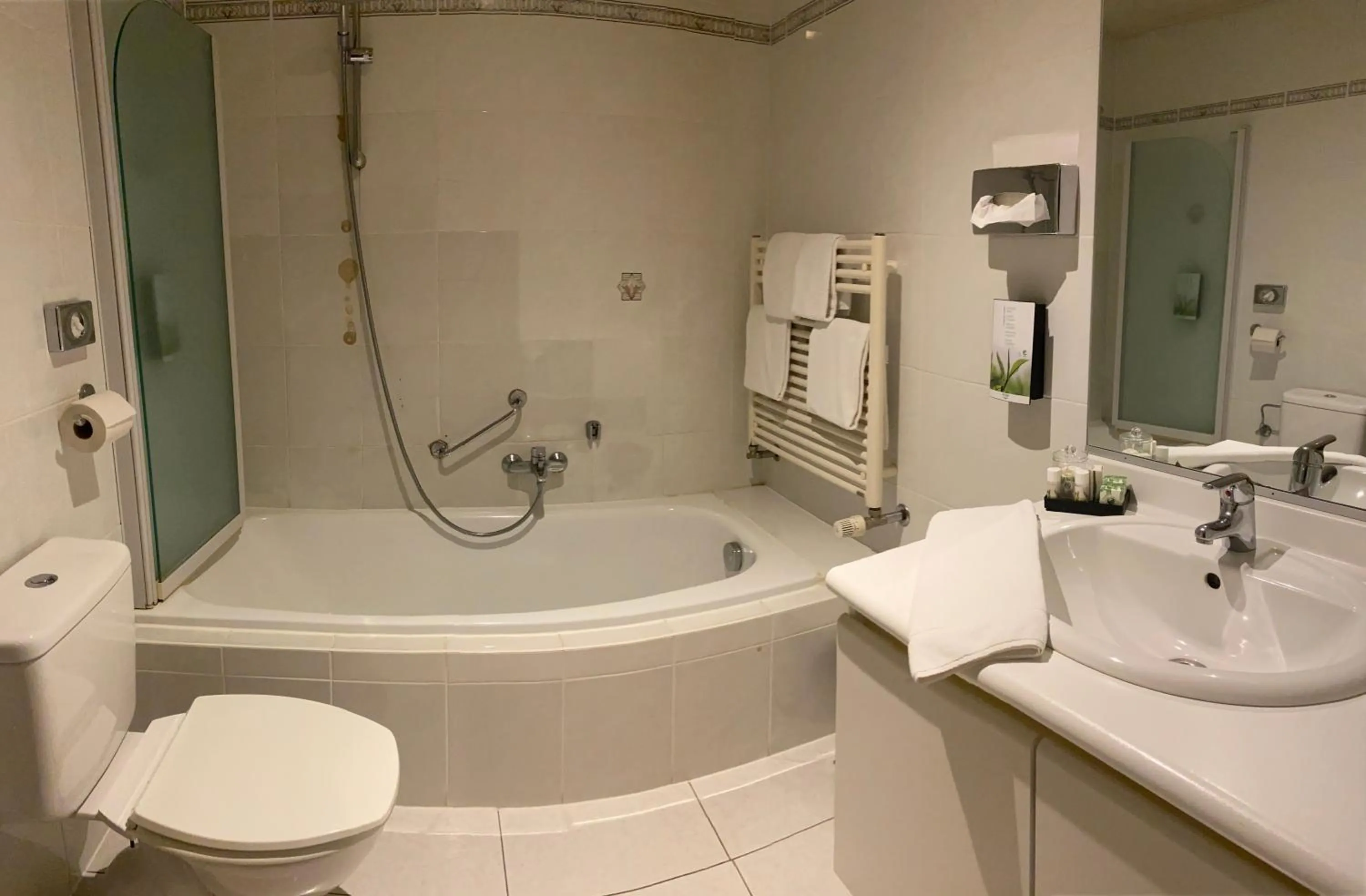 Shower in HOTEL BORNEM