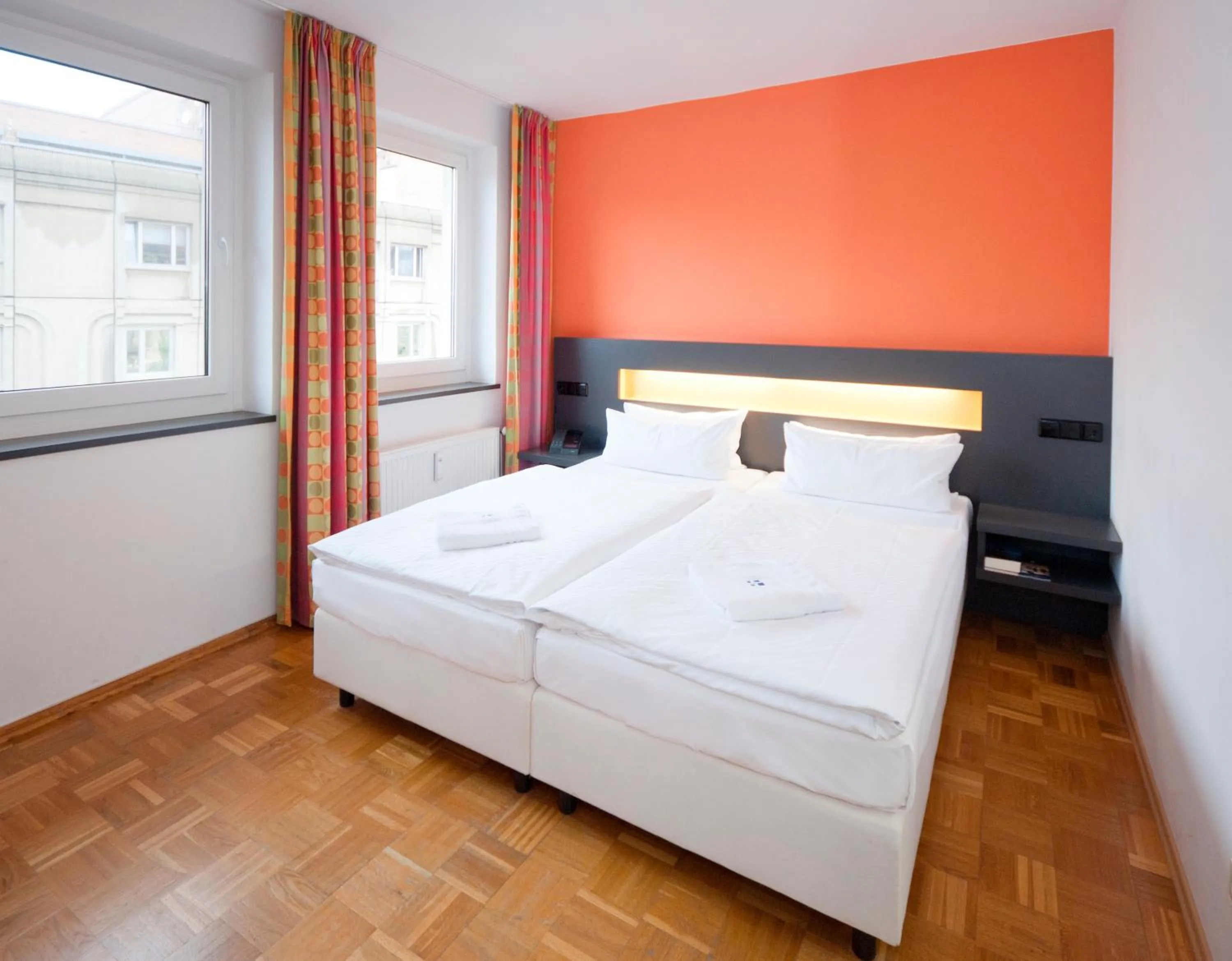 Bed in Dietrich-Bonhoeffer-Hotel Berlin Mitte