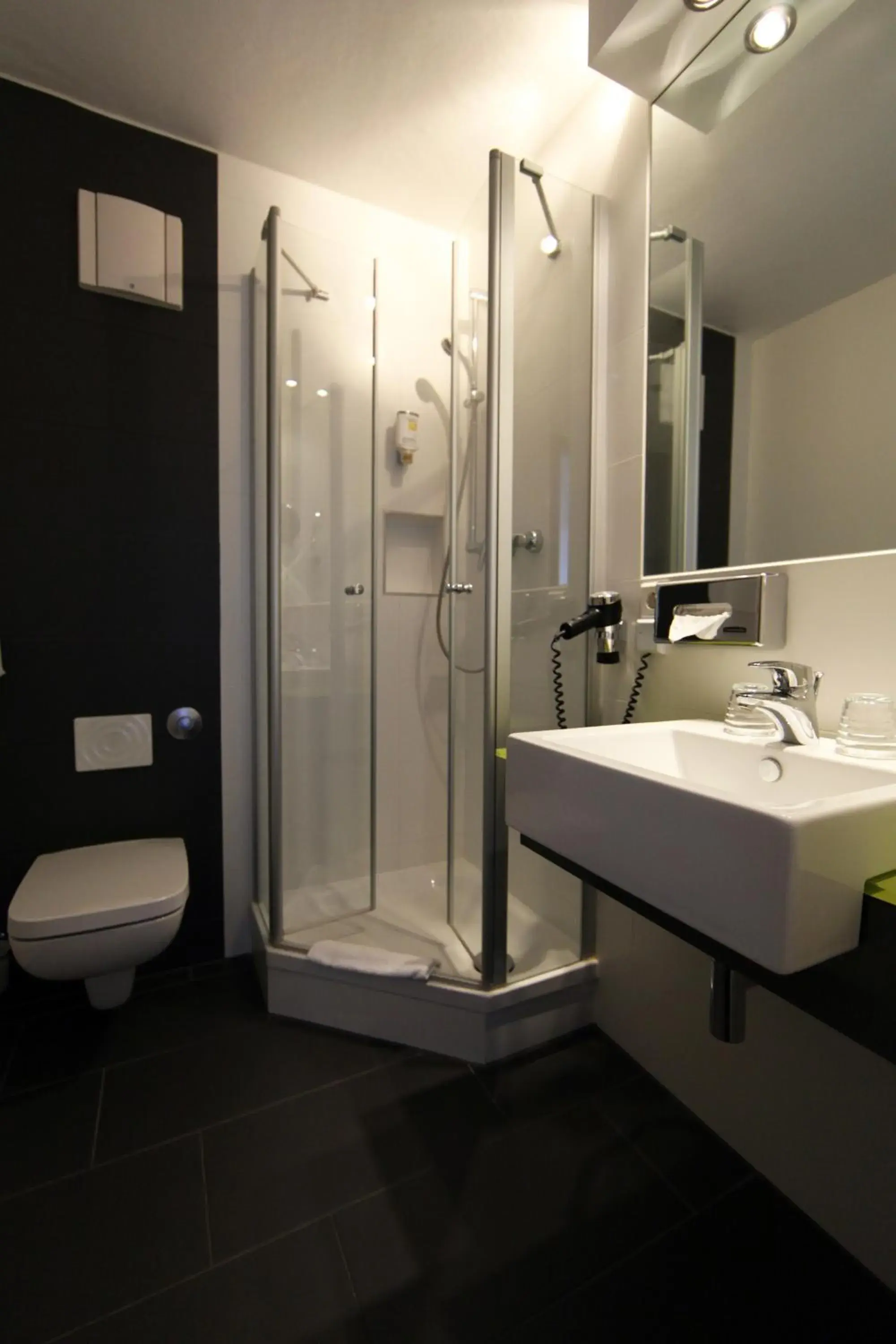 Bathroom in Dietrich-Bonhoeffer-Hotel Berlin Mitte Bathroom in Dietrich-Bonhoeffer-Hotel Berlin Mitte