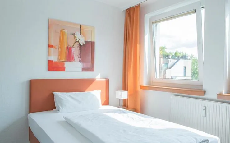 Bed in Dietrich-Bonhoeffer-Hotel Berlin Mitte