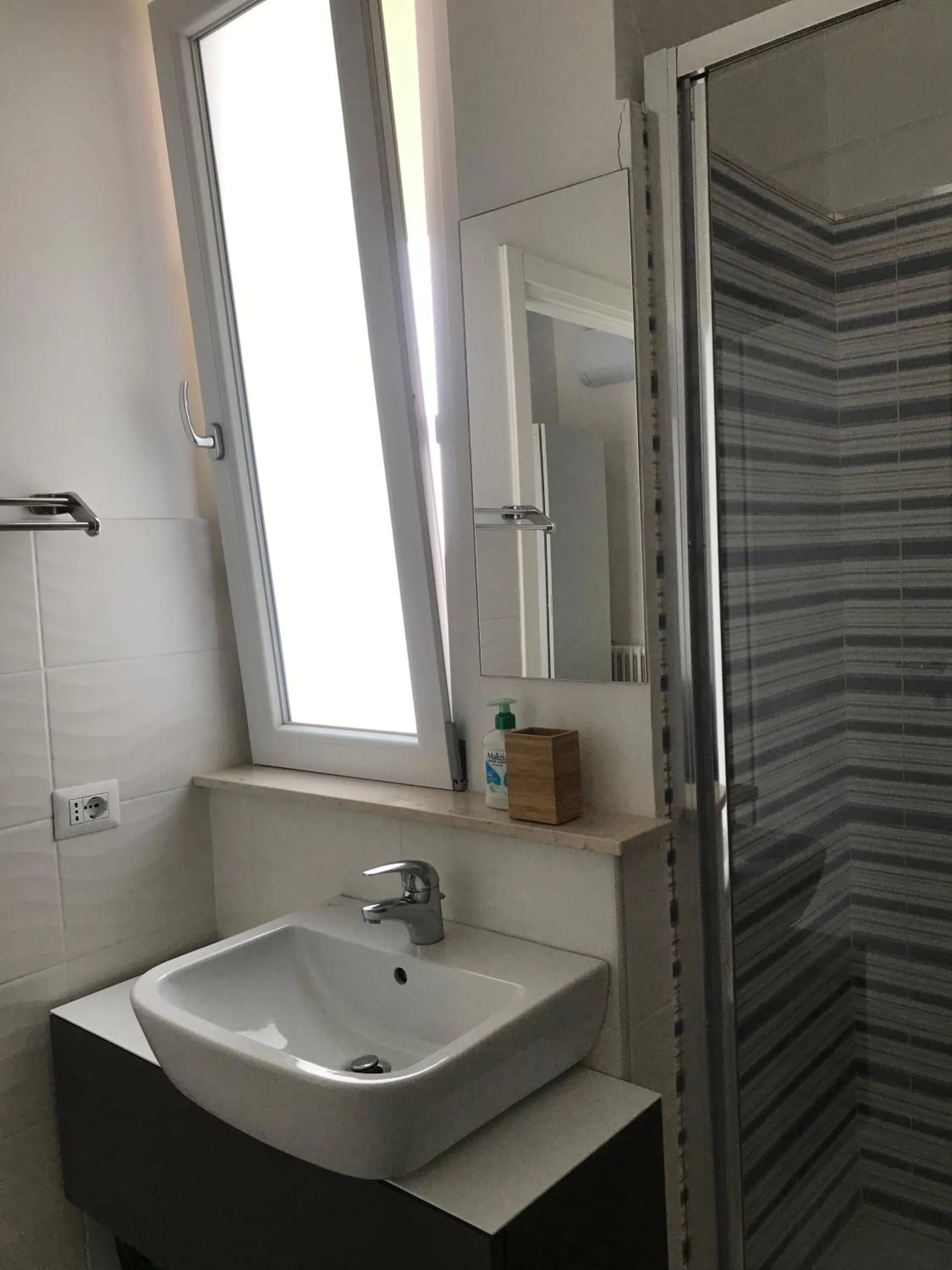 Shower in fronteMare Faleria