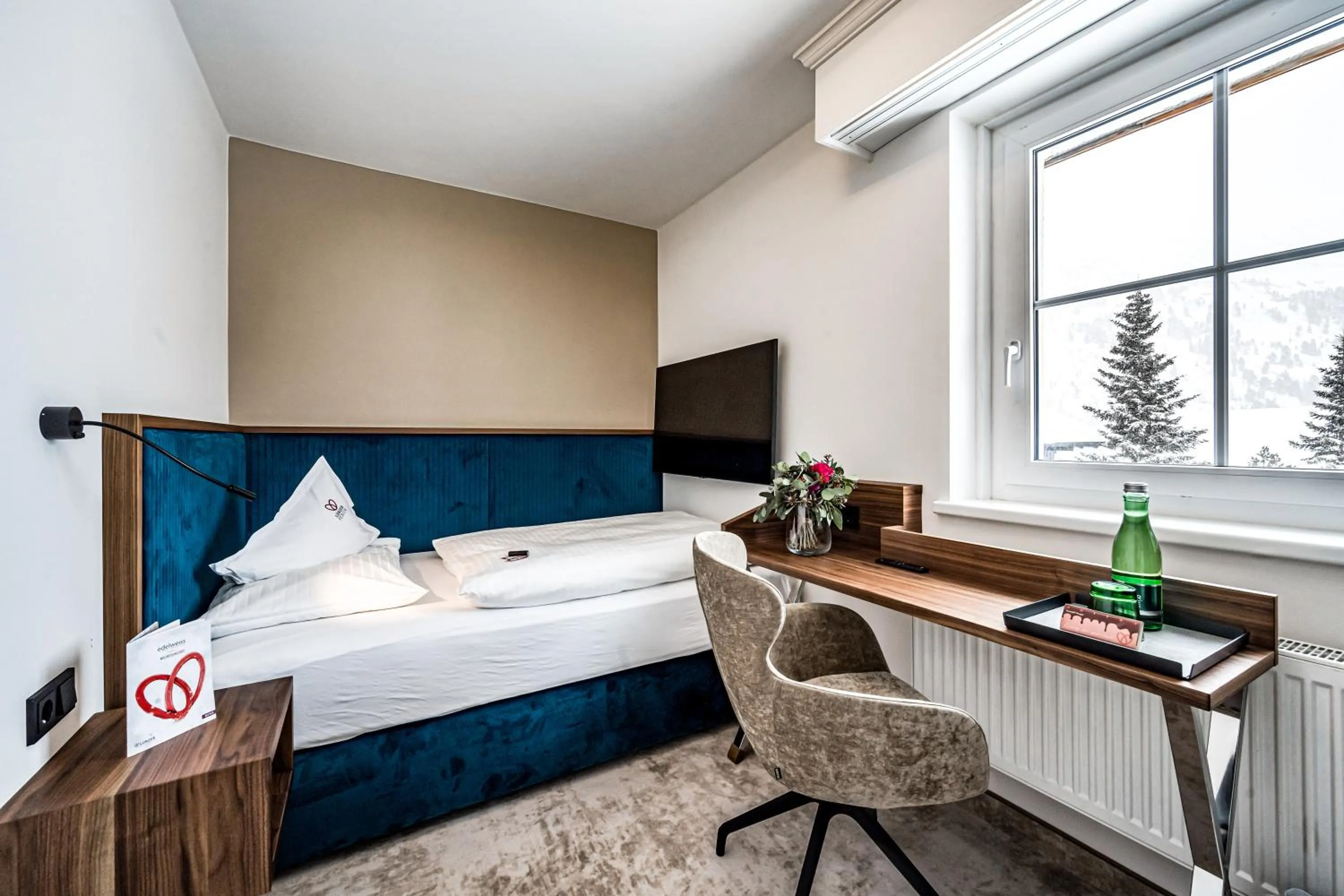 Photo of the whole room, Bed in Superior Hotel Edelweiss