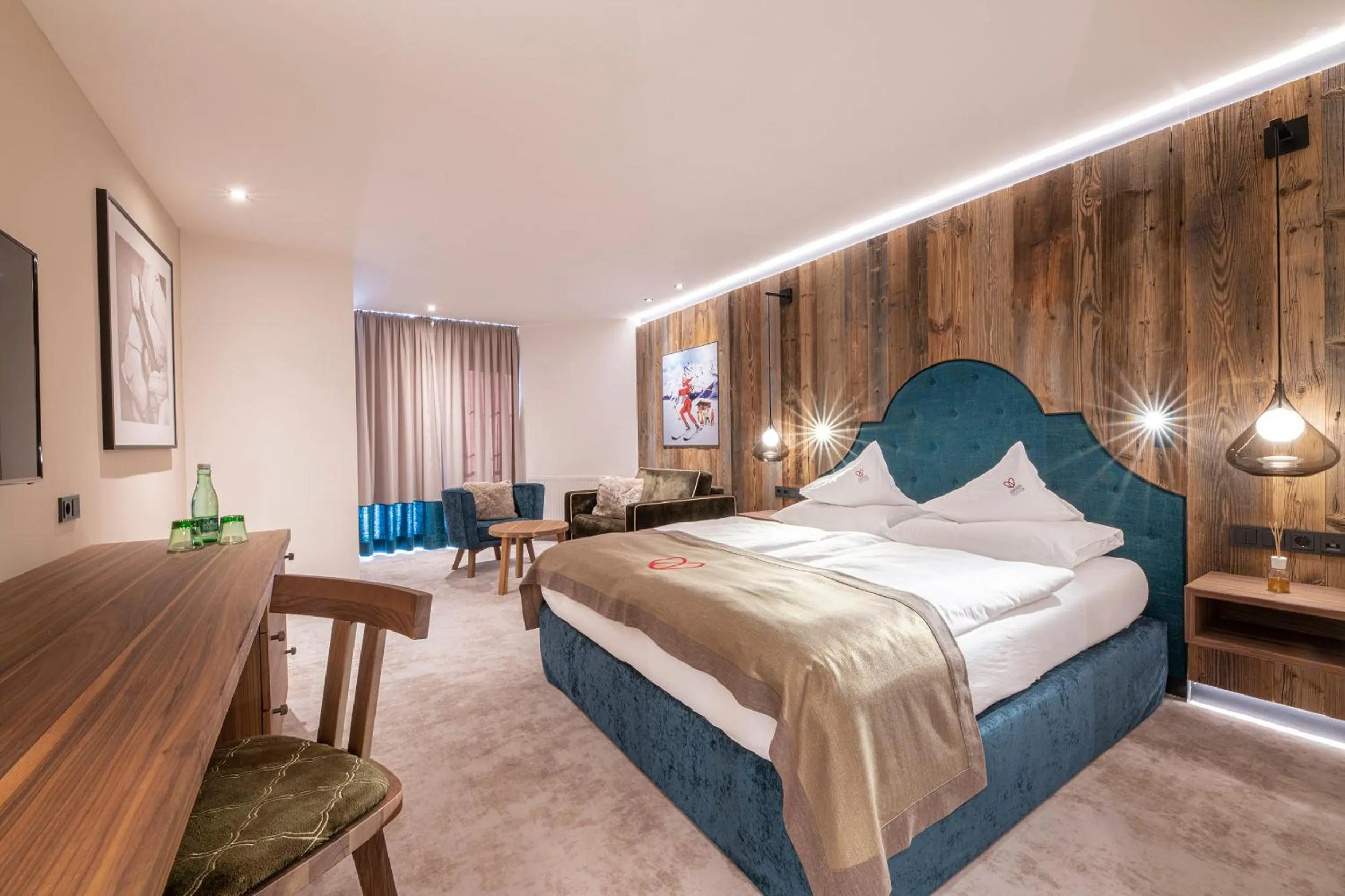 Photo of the whole room, Bed in Superior Hotel Edelweiss