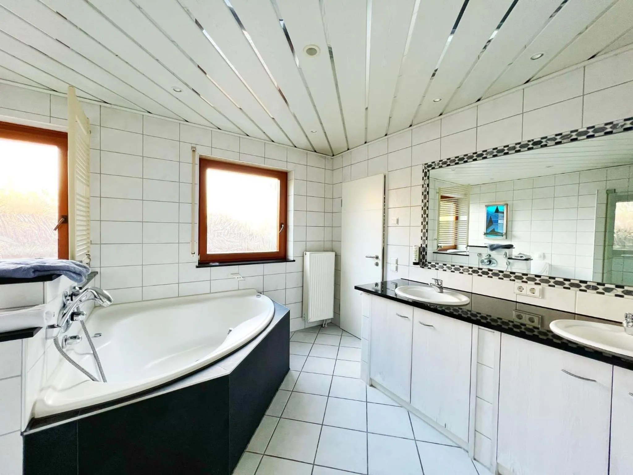 Bathroom in Hotel Hellers Twenty Four II -24h-Check-In-
