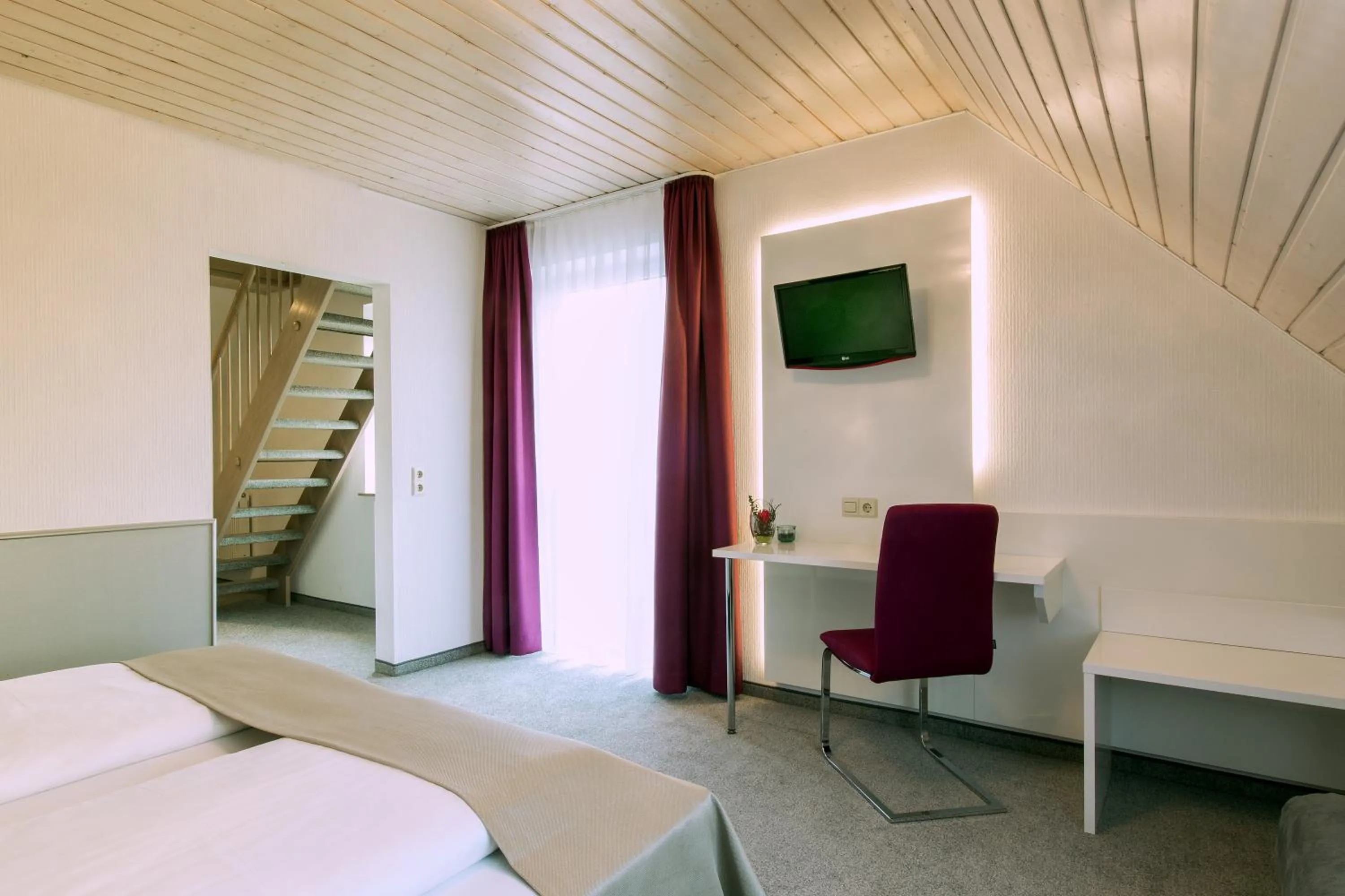 Bed in Hotel Hellers Twenty Four II -24h-Check-In-