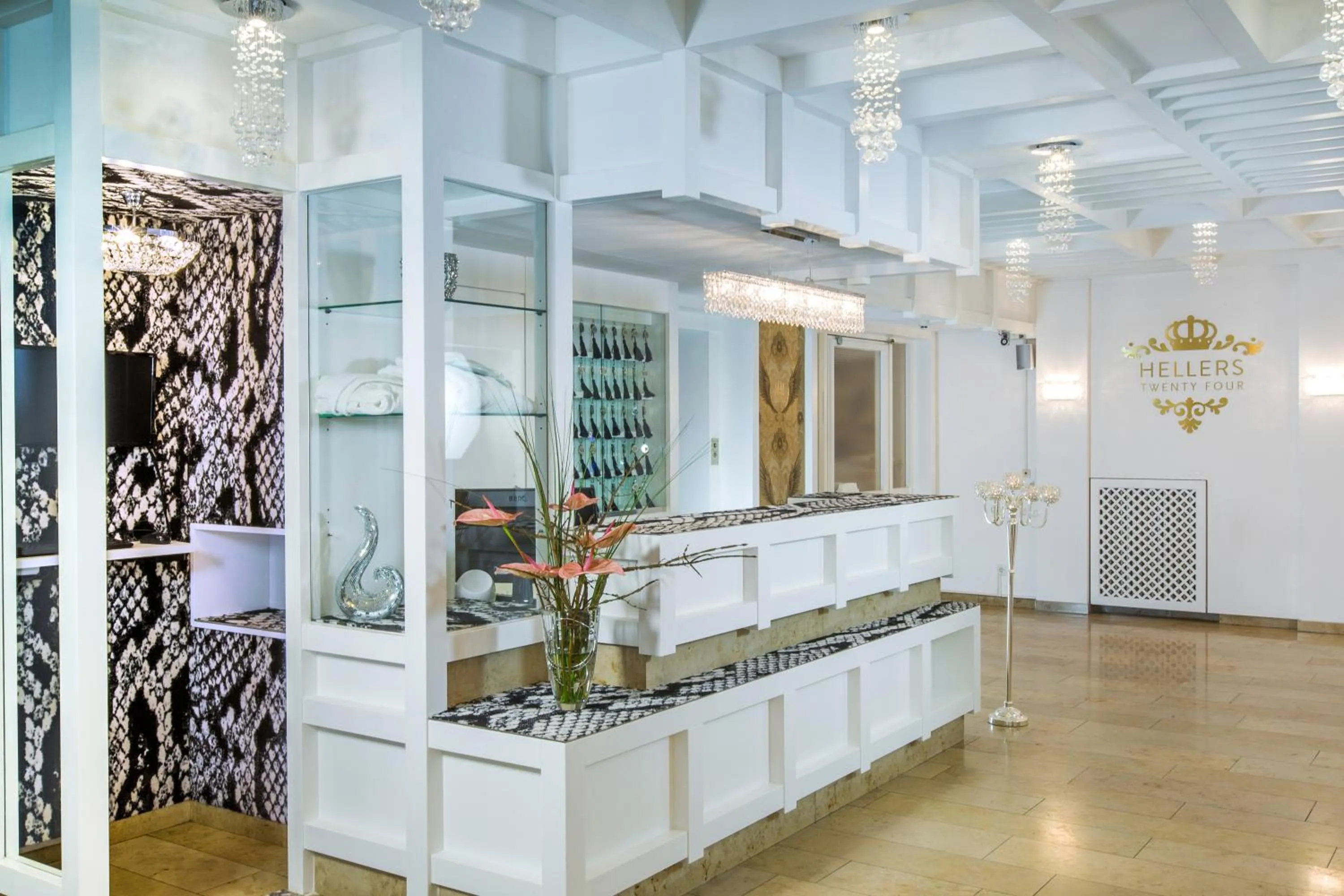 Lobby or reception in Hotel Hellers Twenty Four II -24h-Check-In-