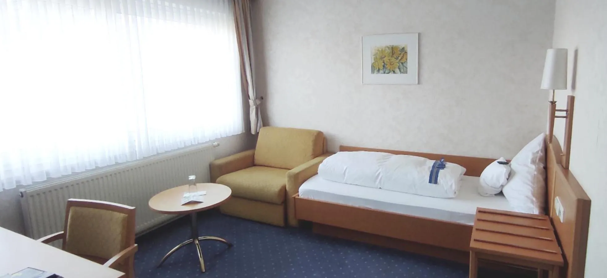 Bed in Hotel Hellers Twenty Four II -24h-Check-In-