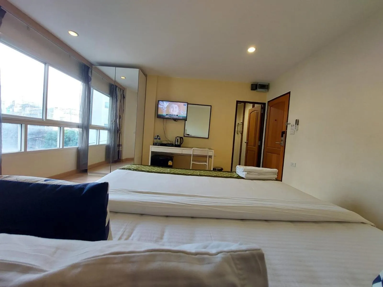 Bed in V Check inn Sukhumvit 22