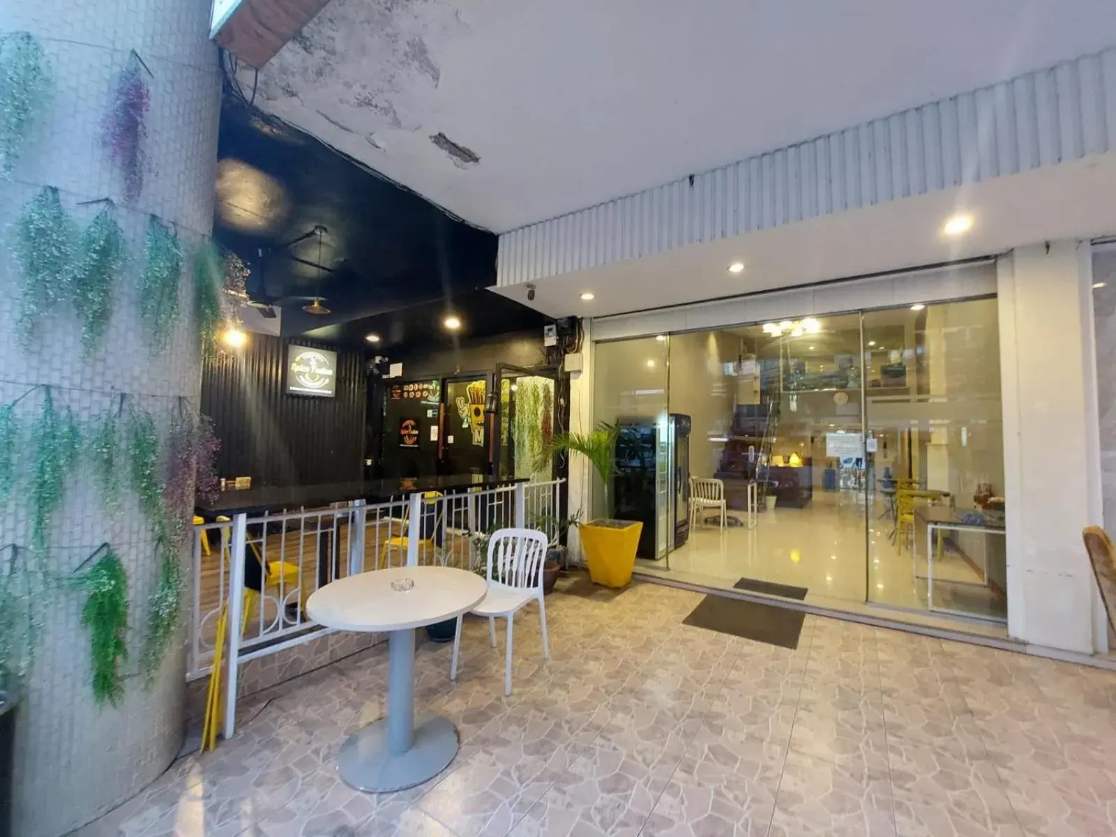 Property building in V Check inn Sukhumvit 22 Property building in V Check inn Sukhumvit 22