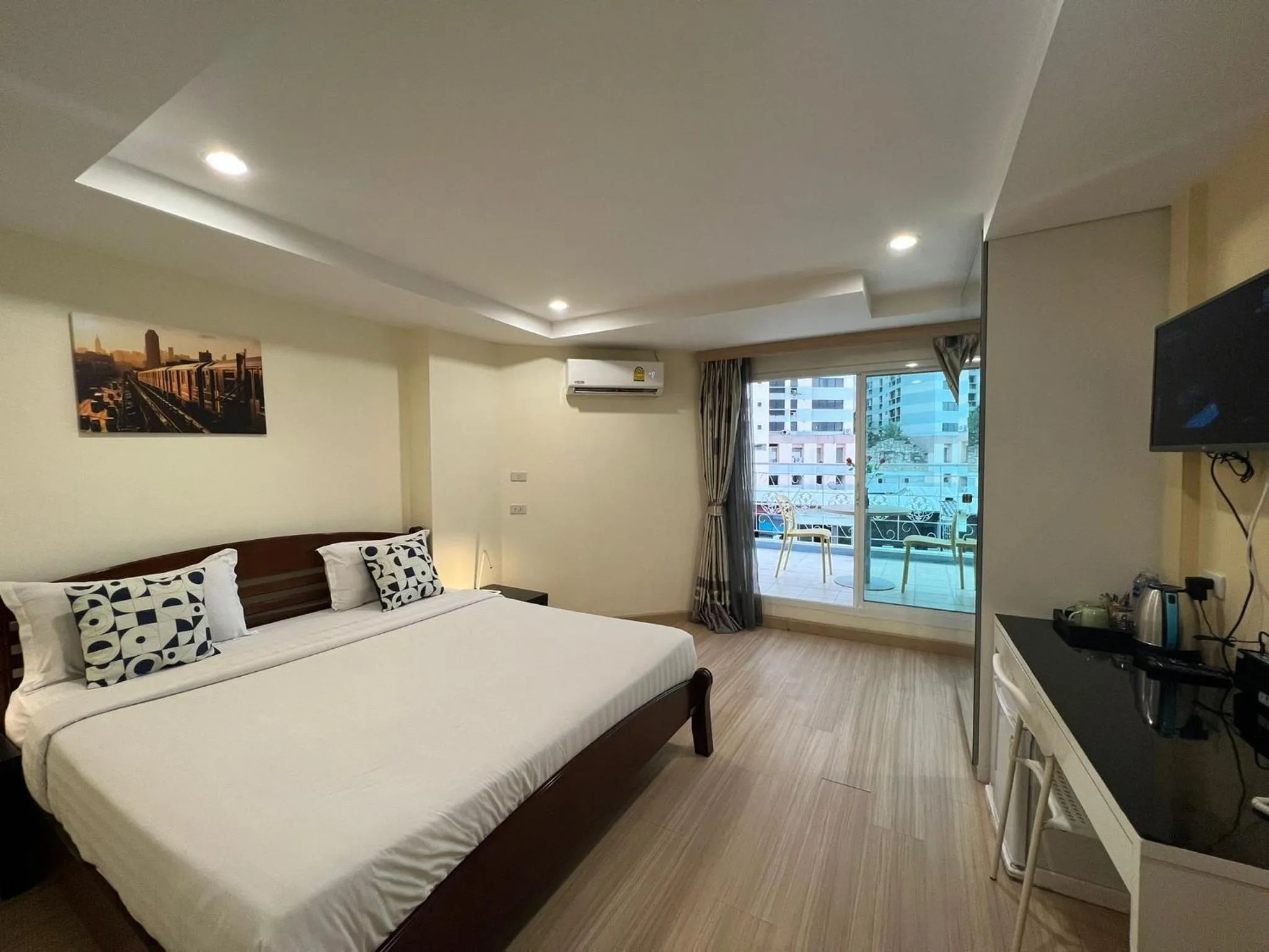 Bed in V Check inn Sukhumvit 22