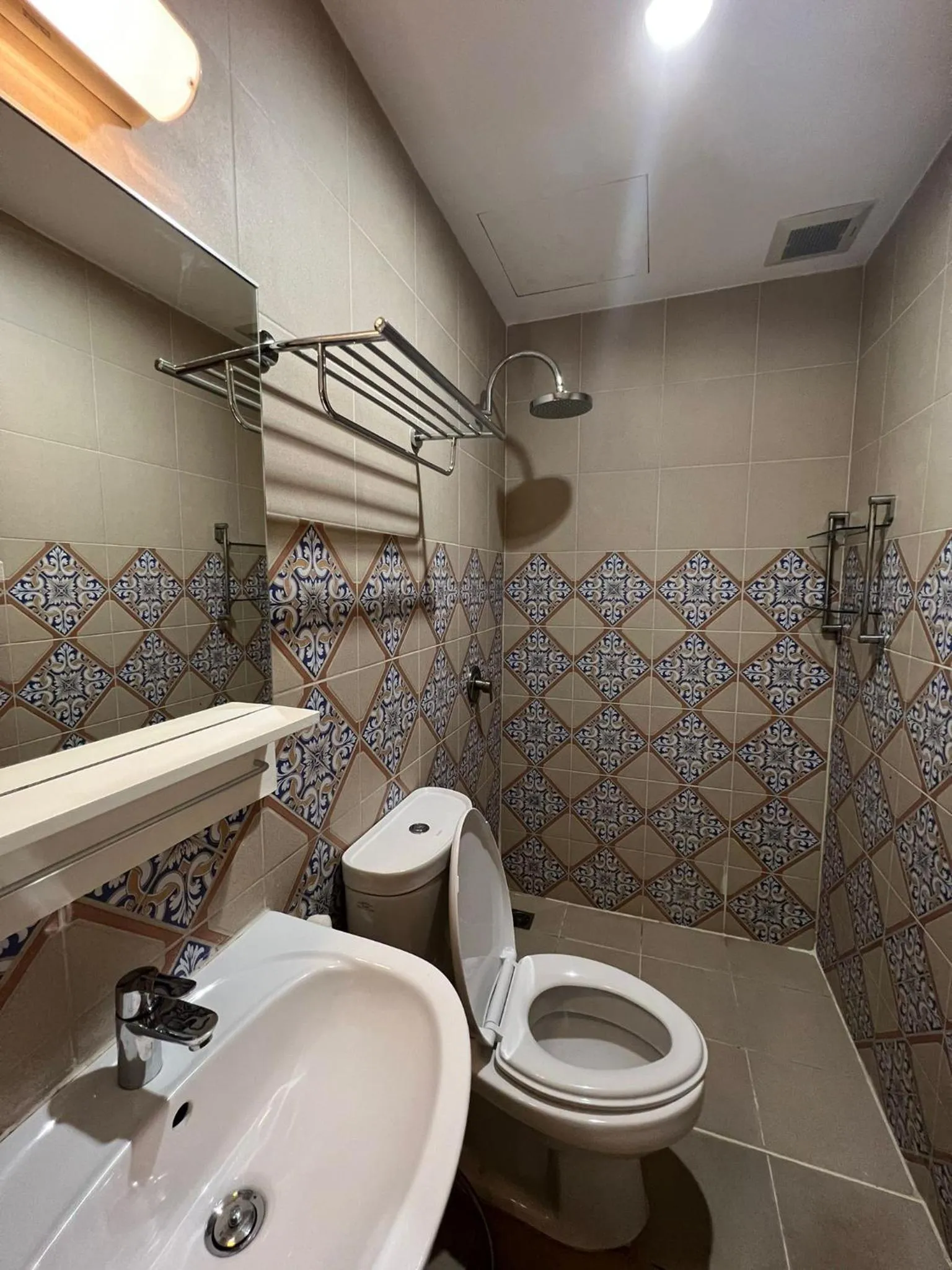 V Check inn Sukhumvit 22