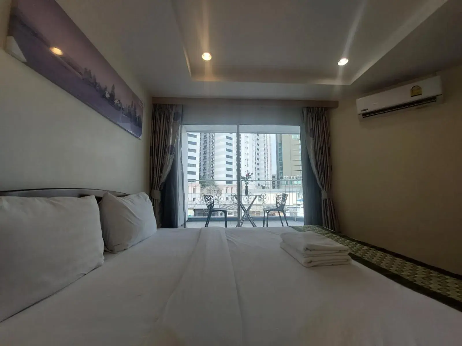 Bed in V Check inn Sukhumvit 22 Bed in V Check inn Sukhumvit 22