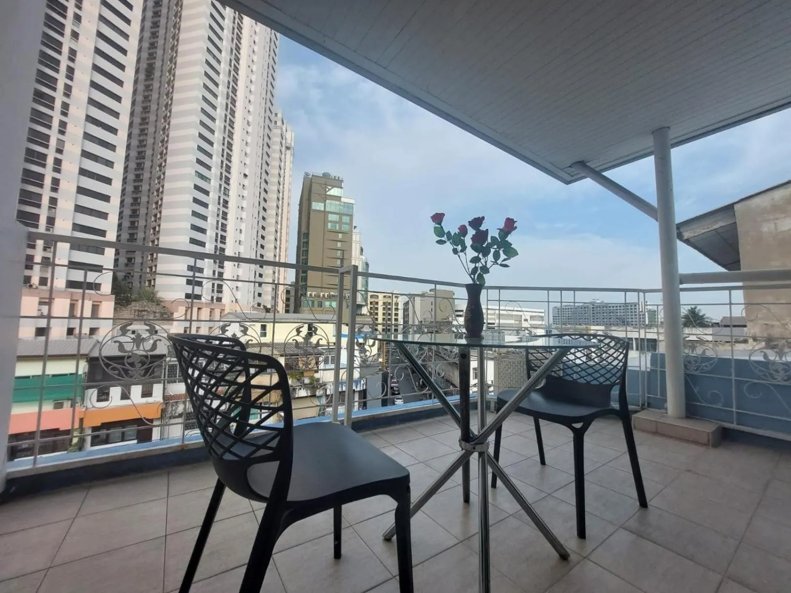 V Check inn Sukhumvit 22