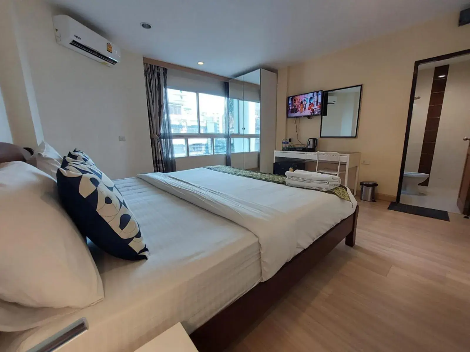 Bed in V Check inn Sukhumvit 22 Bed in V Check inn Sukhumvit 22