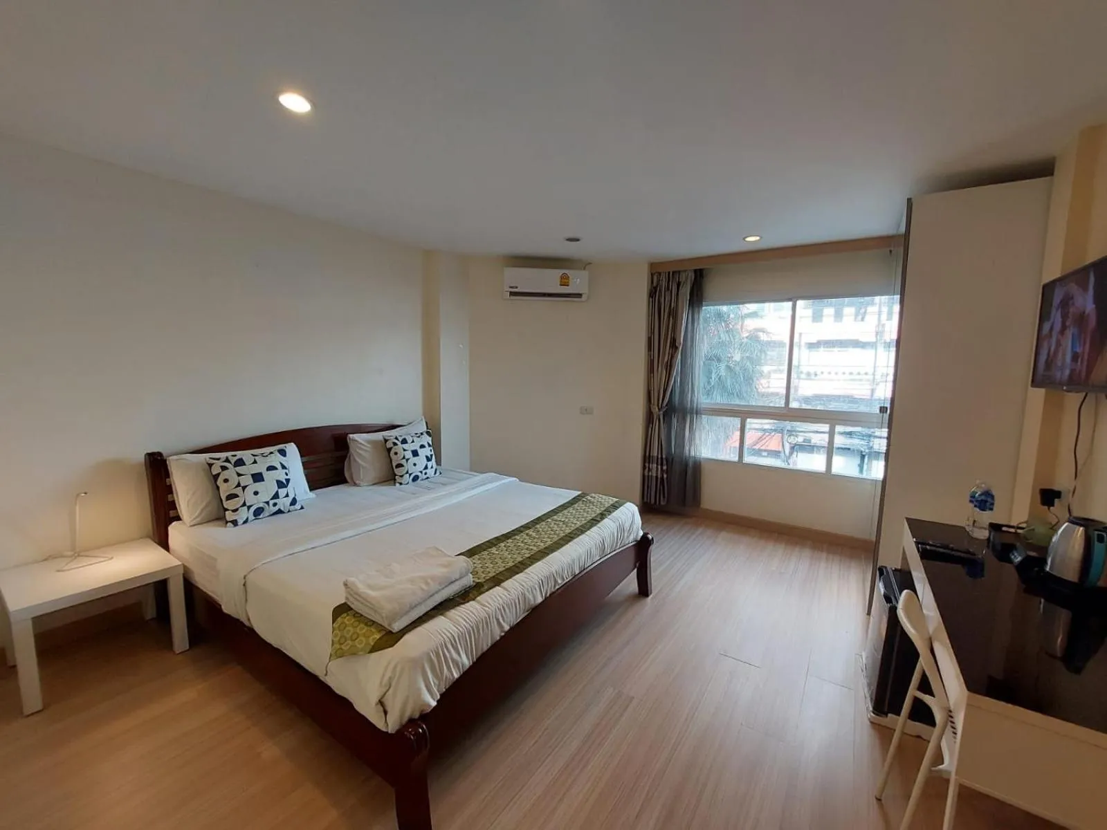 Bed in V Check inn Sukhumvit 22