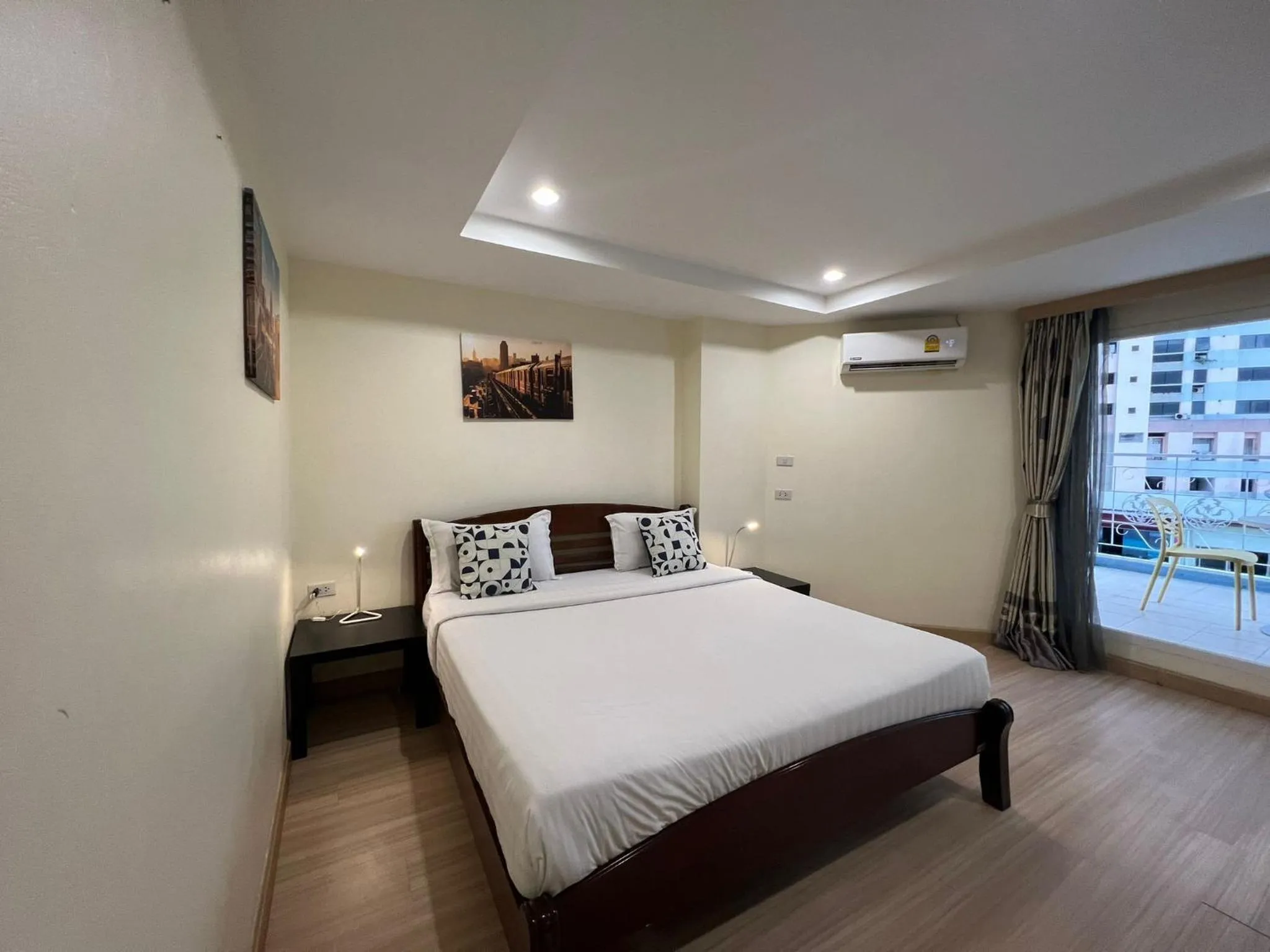 Bed in V Check inn Sukhumvit 22