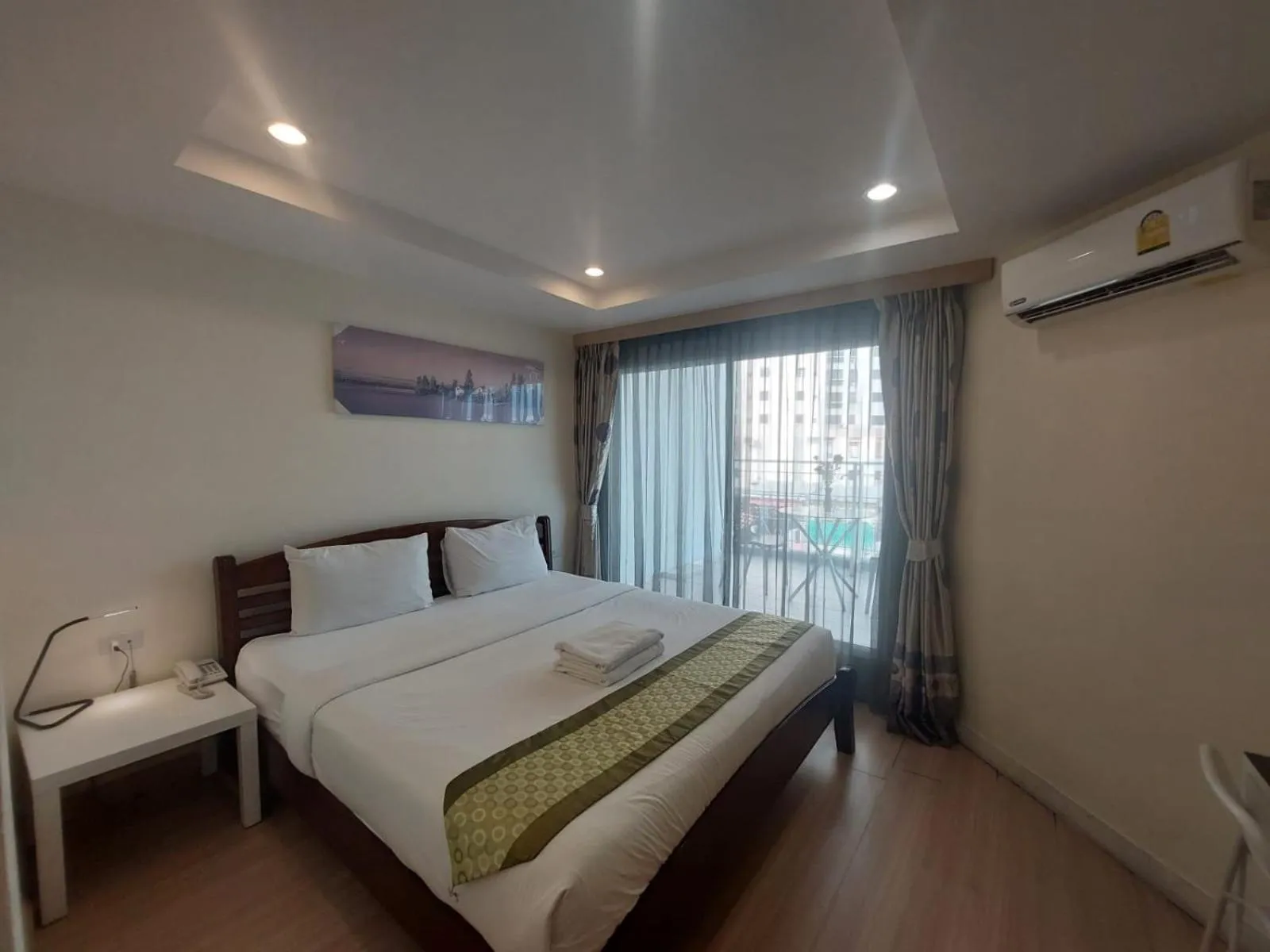 Bed in V Check inn Sukhumvit 22