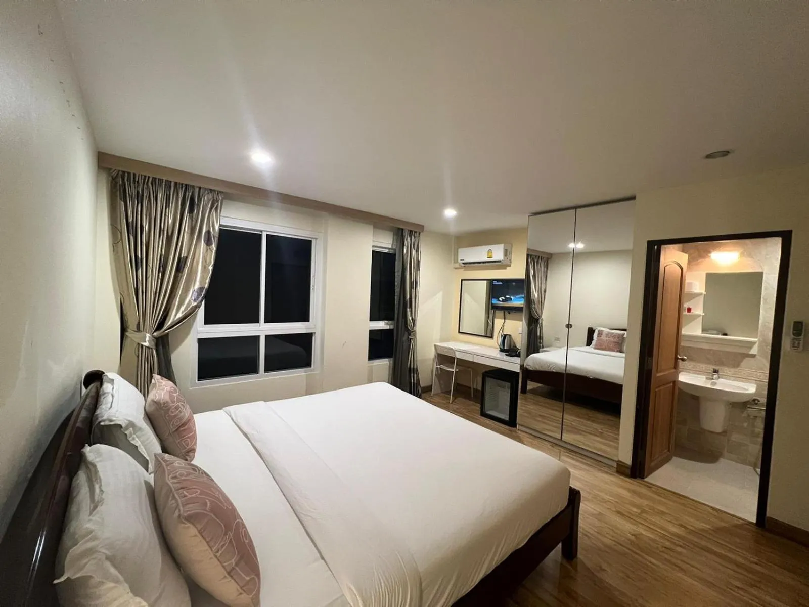 Bed in V Check inn Sukhumvit 22