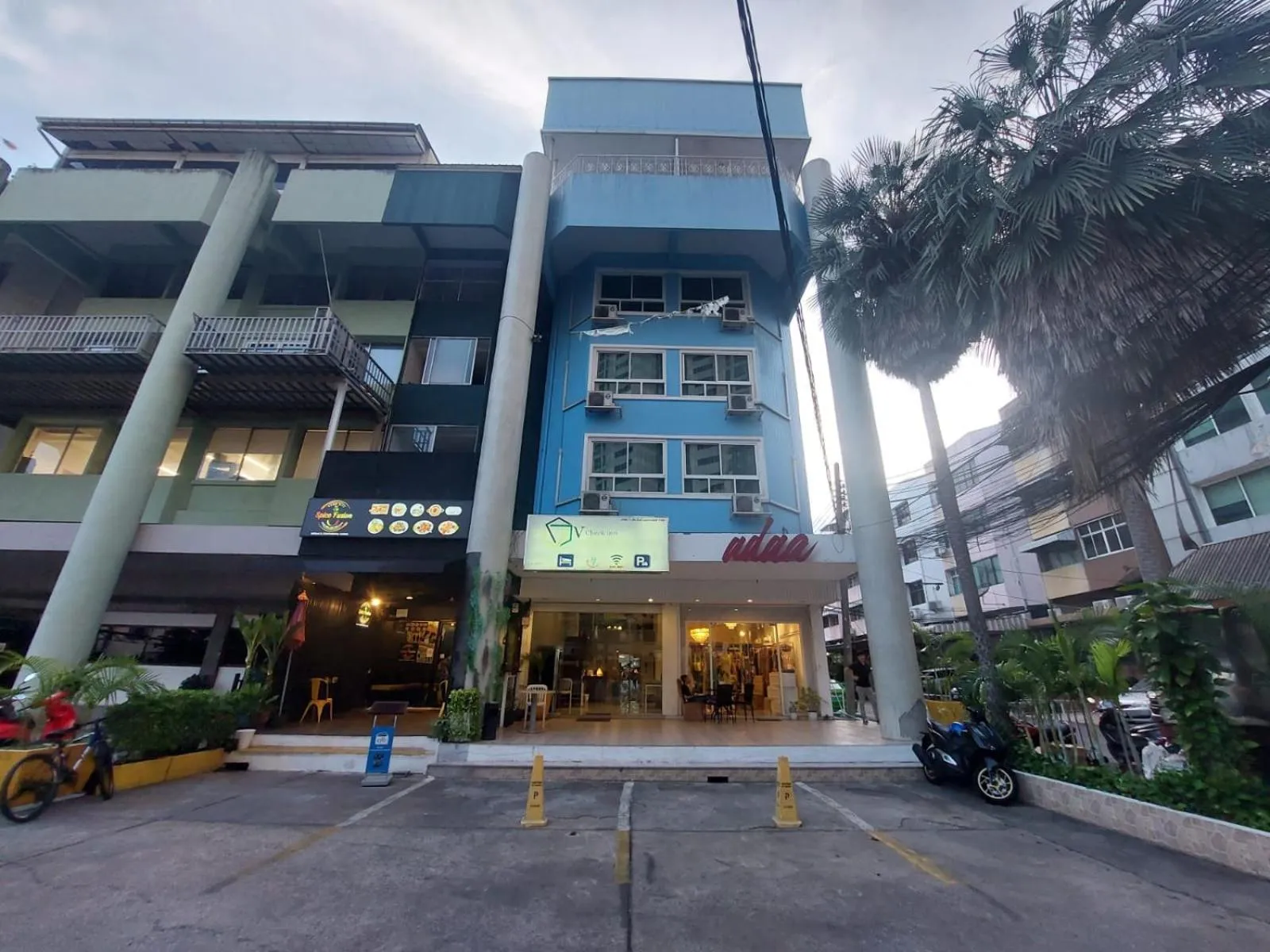 Property building in V Check inn Sukhumvit 22