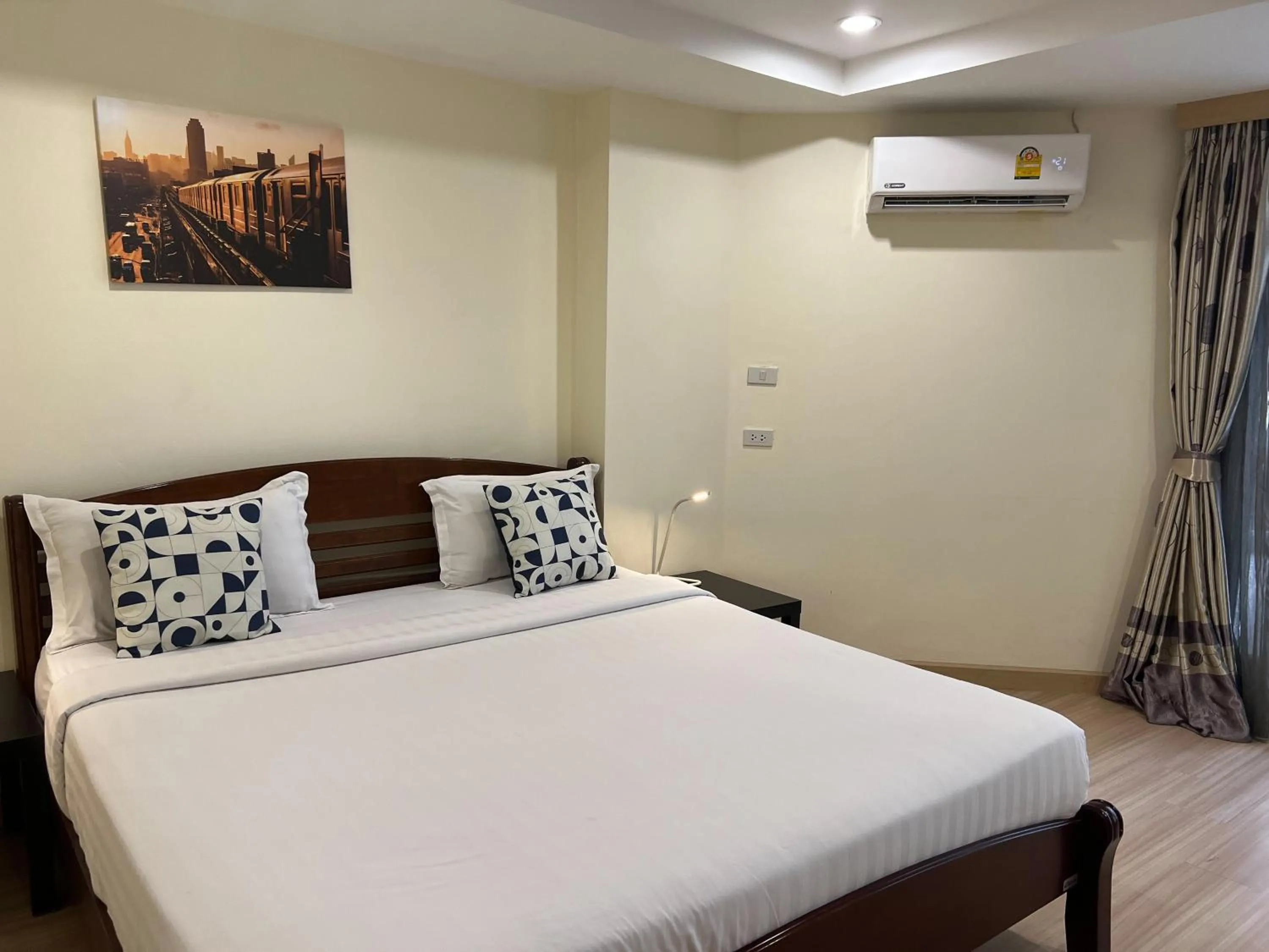 Bed in V Check inn Sukhumvit 22