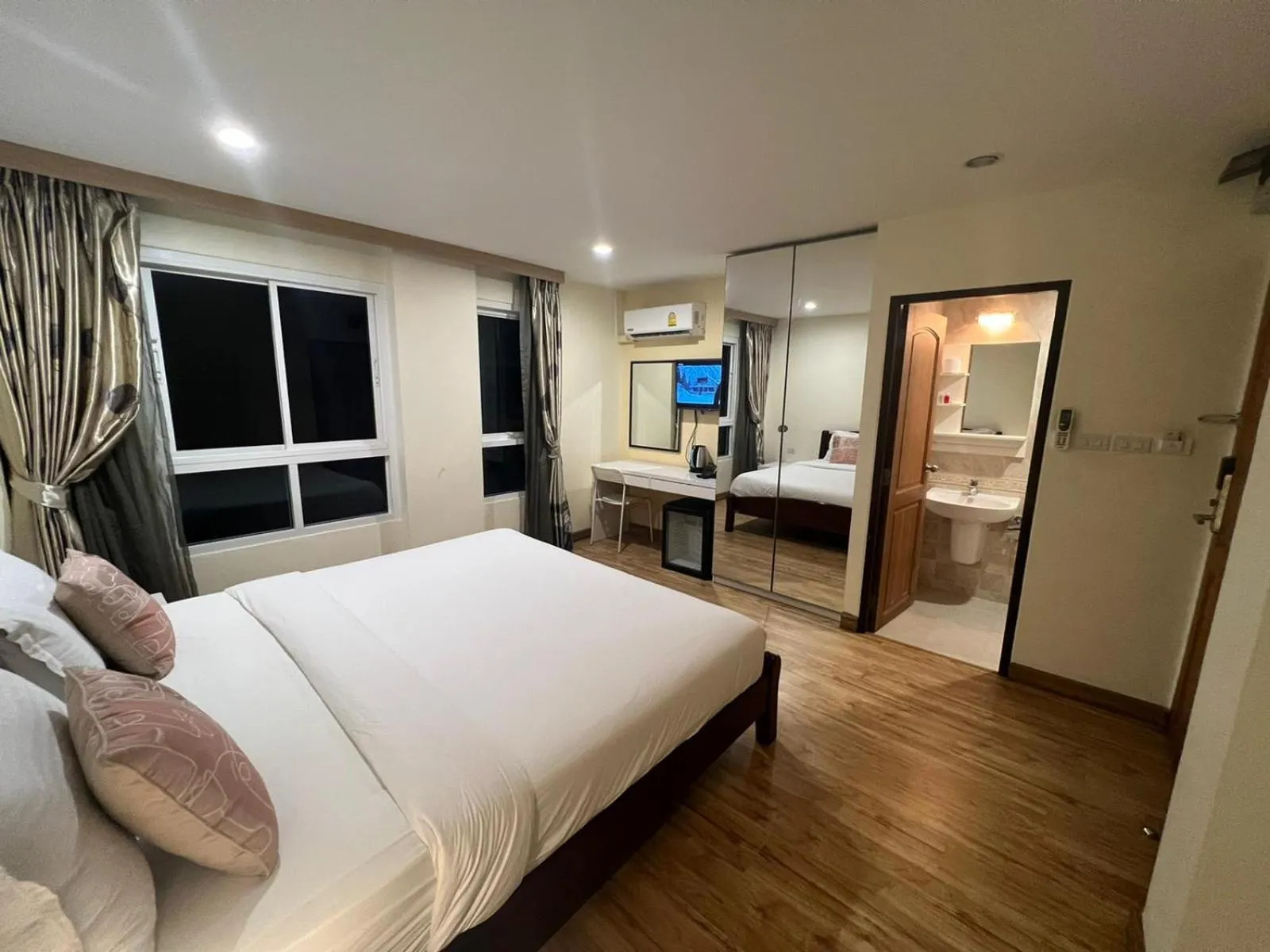 Bed in V Check inn Sukhumvit 22