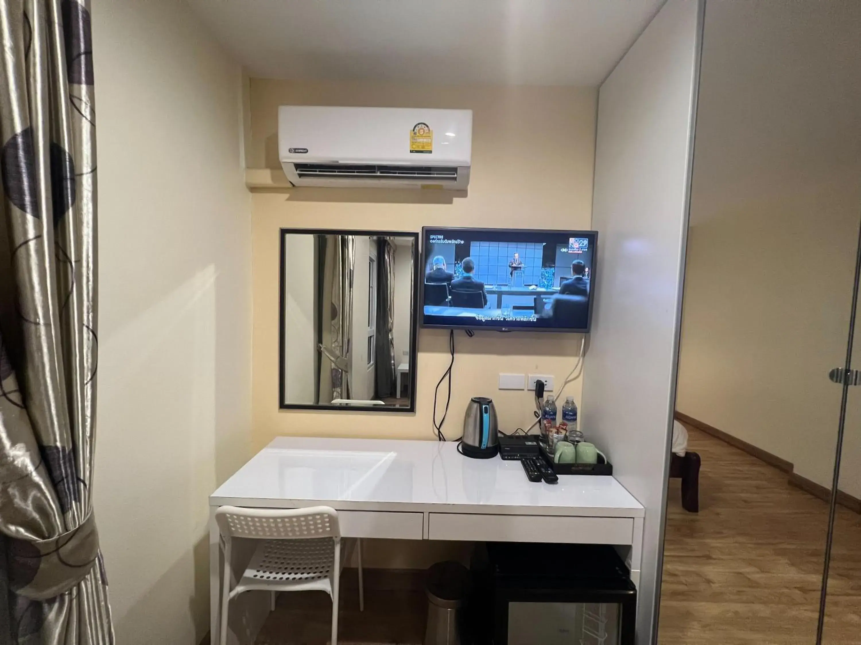 Deluxe Room in V Check inn Sukhumvit 22 Deluxe Room in V Check inn Sukhumvit 22