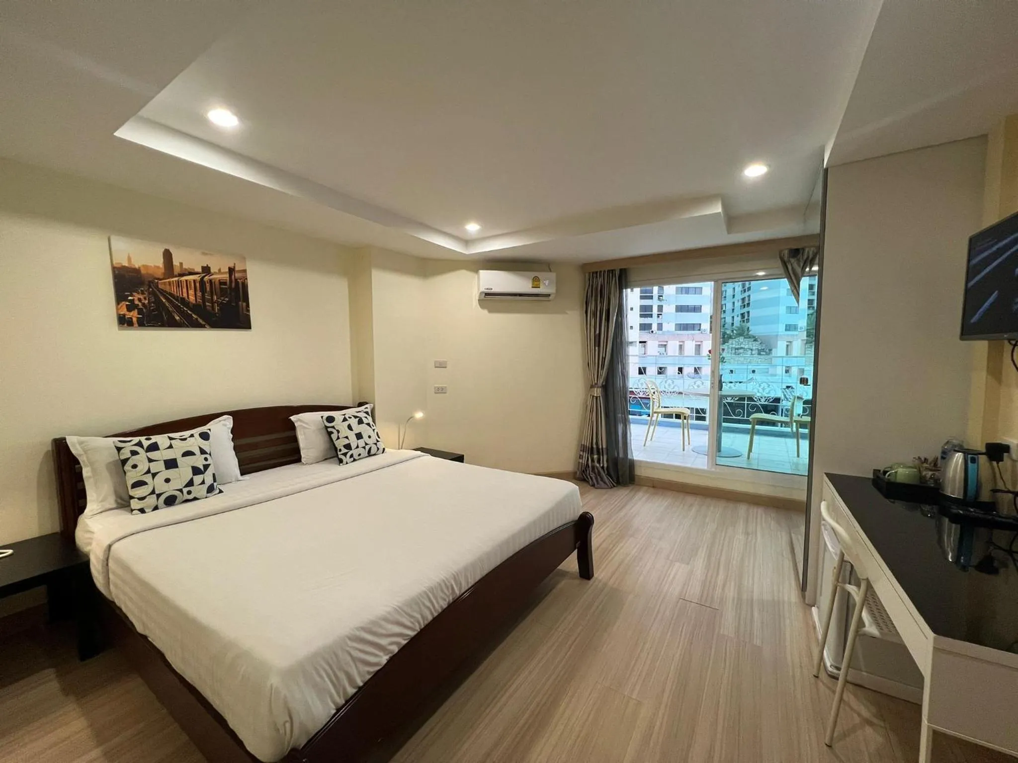 Bed in V Check inn Sukhumvit 22