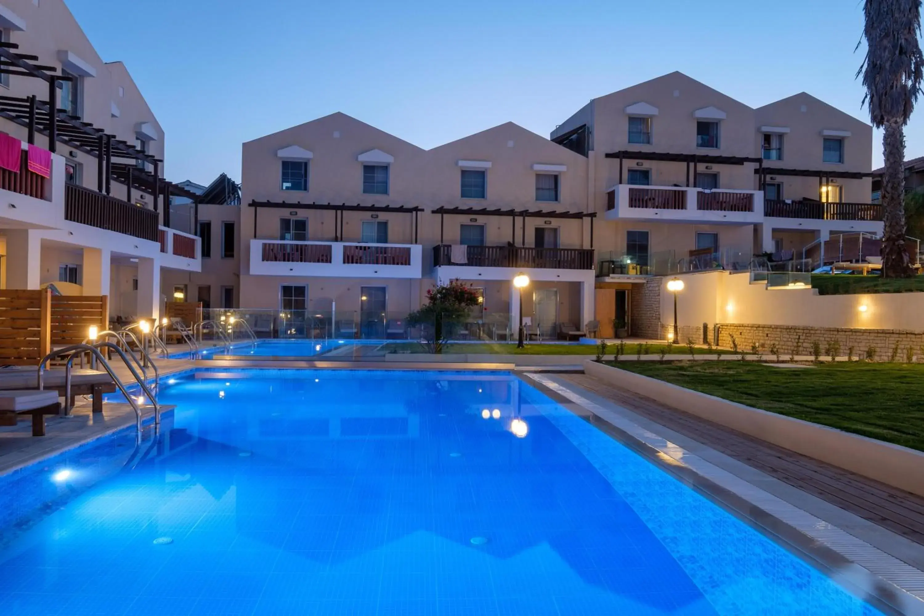 Swimming pool in Akron Seascape Resort Swimming pool in Akron Seascape Resort