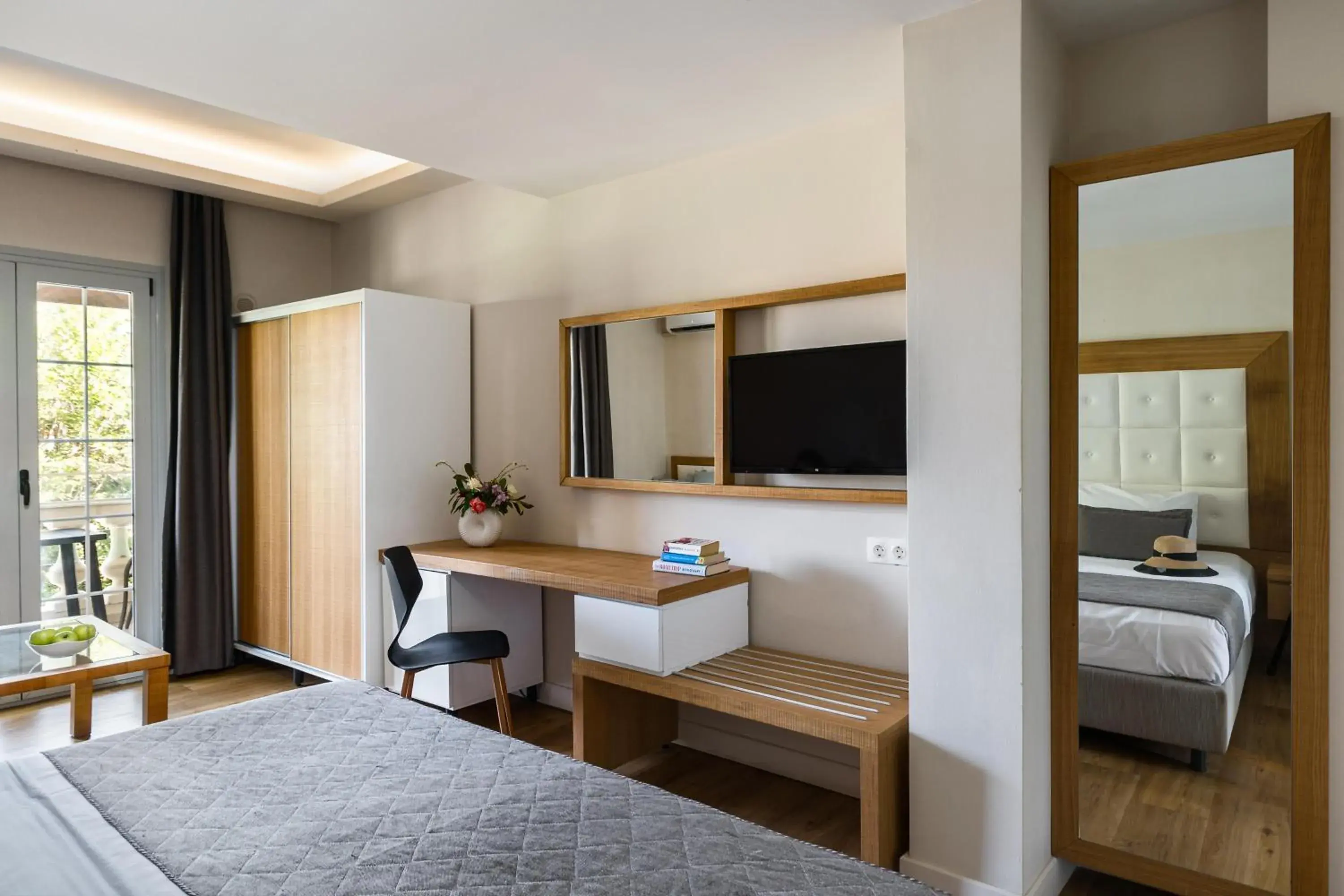 Photo of the whole room, Bed in Akron Seascape Resort Photo of the whole room, Bed in Akron Seascape Resort