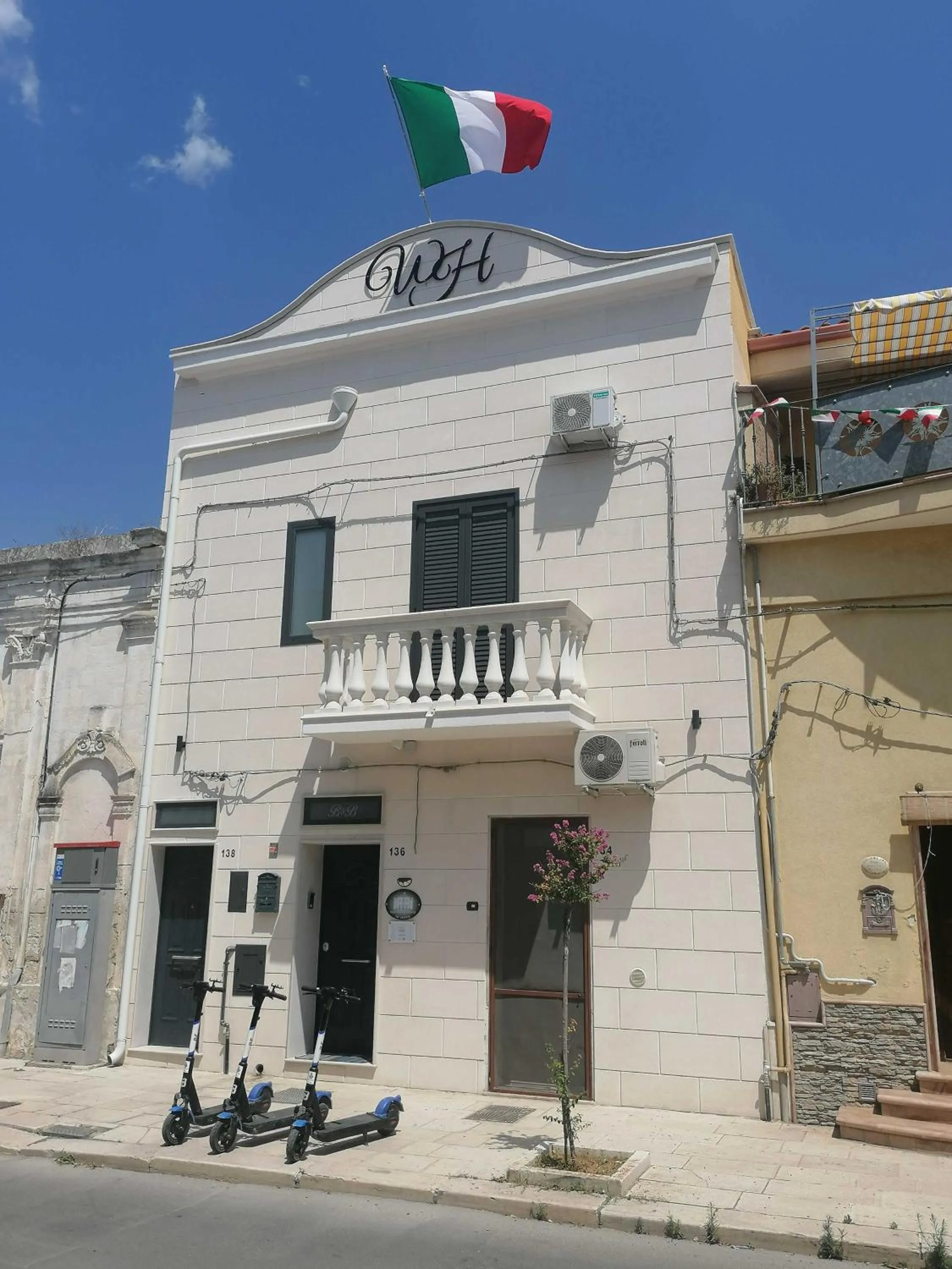 Facade/entrance in B&B WHITE HOUSE