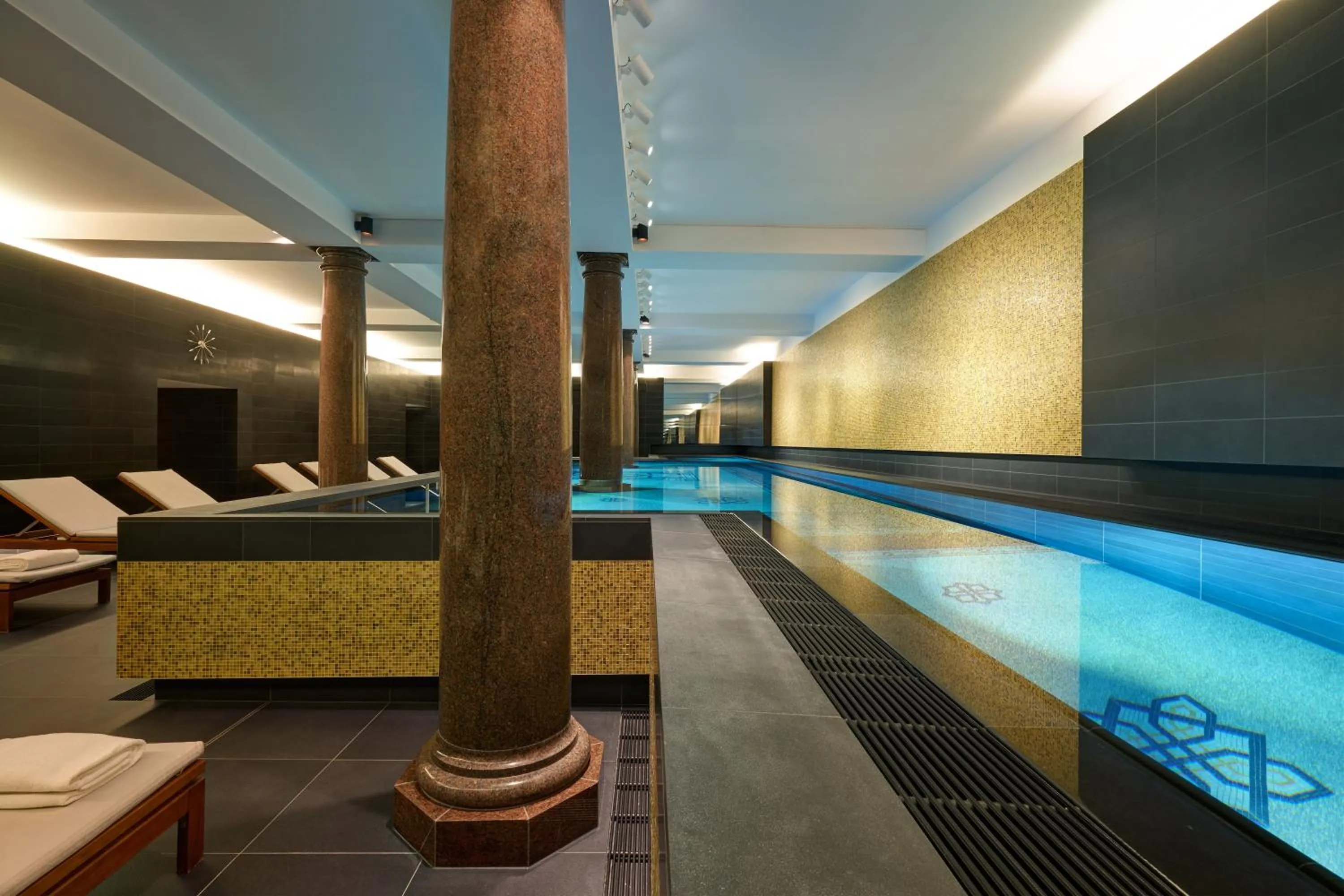 Swimming pool in Hotel De Rome Berlin