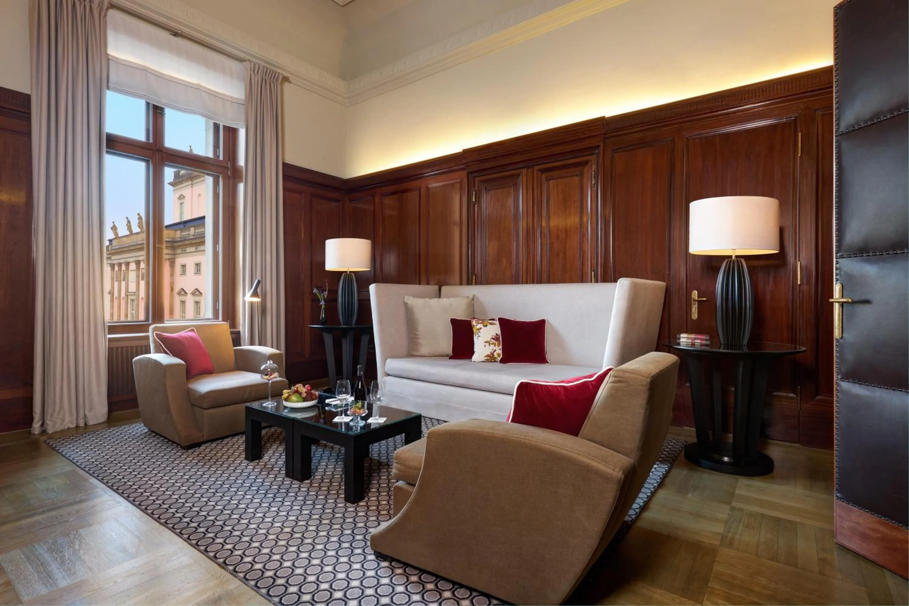 Living room, Bed in Hotel De Rome Berlin