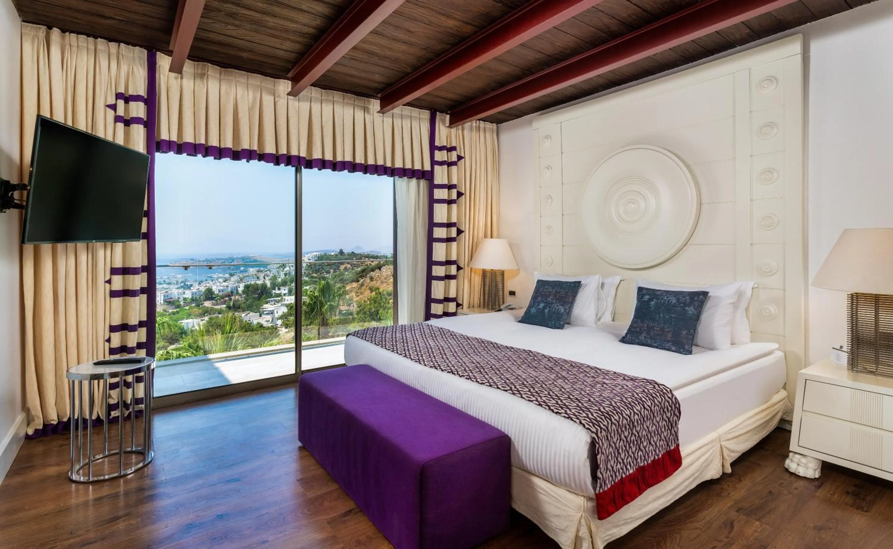 TV and multimedia in Hillstone Bodrum Hotel & Spa