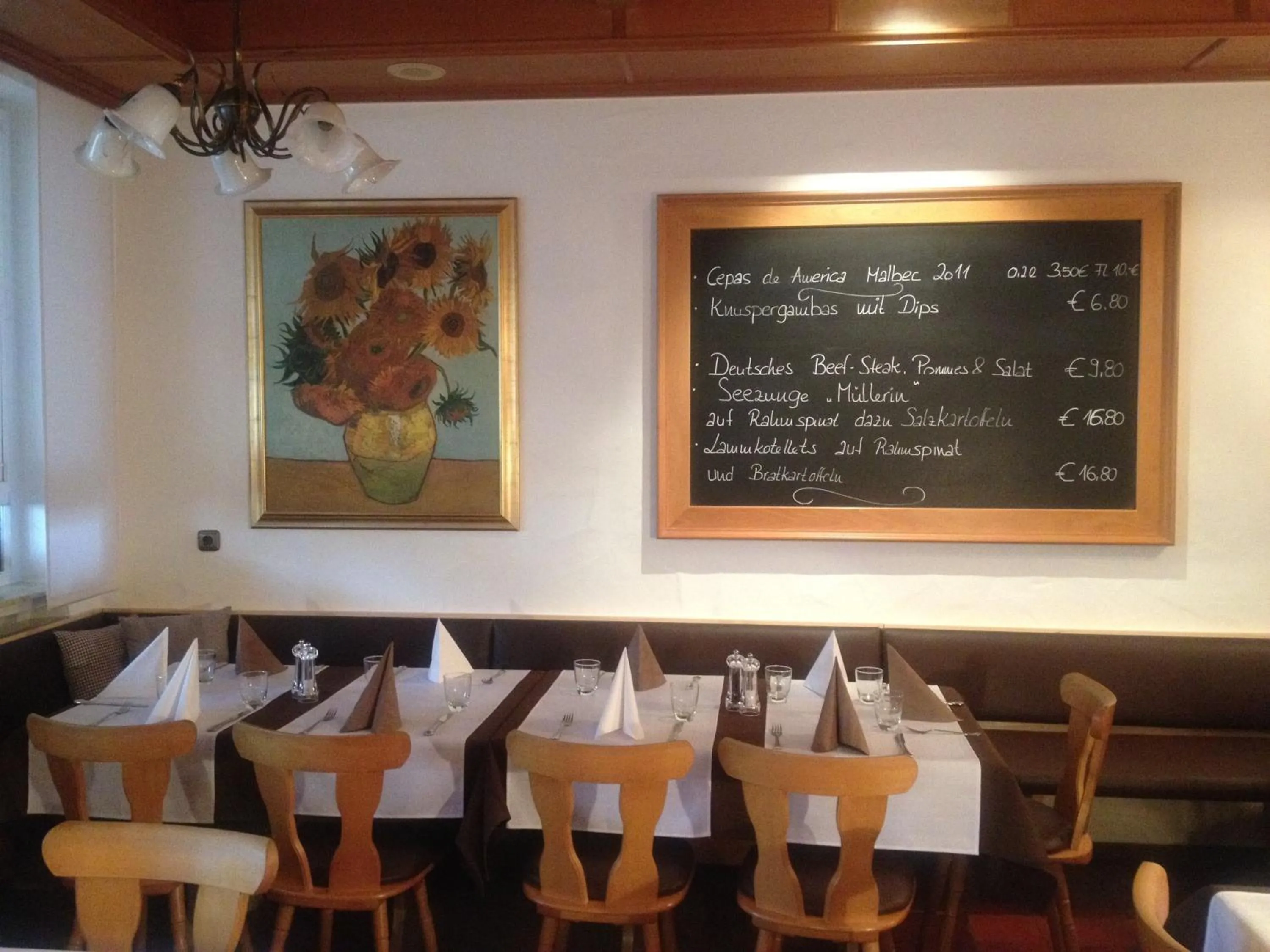 Restaurant/places to eat in Hotel & Restaurant Zum Ochsen -Ox Distillery