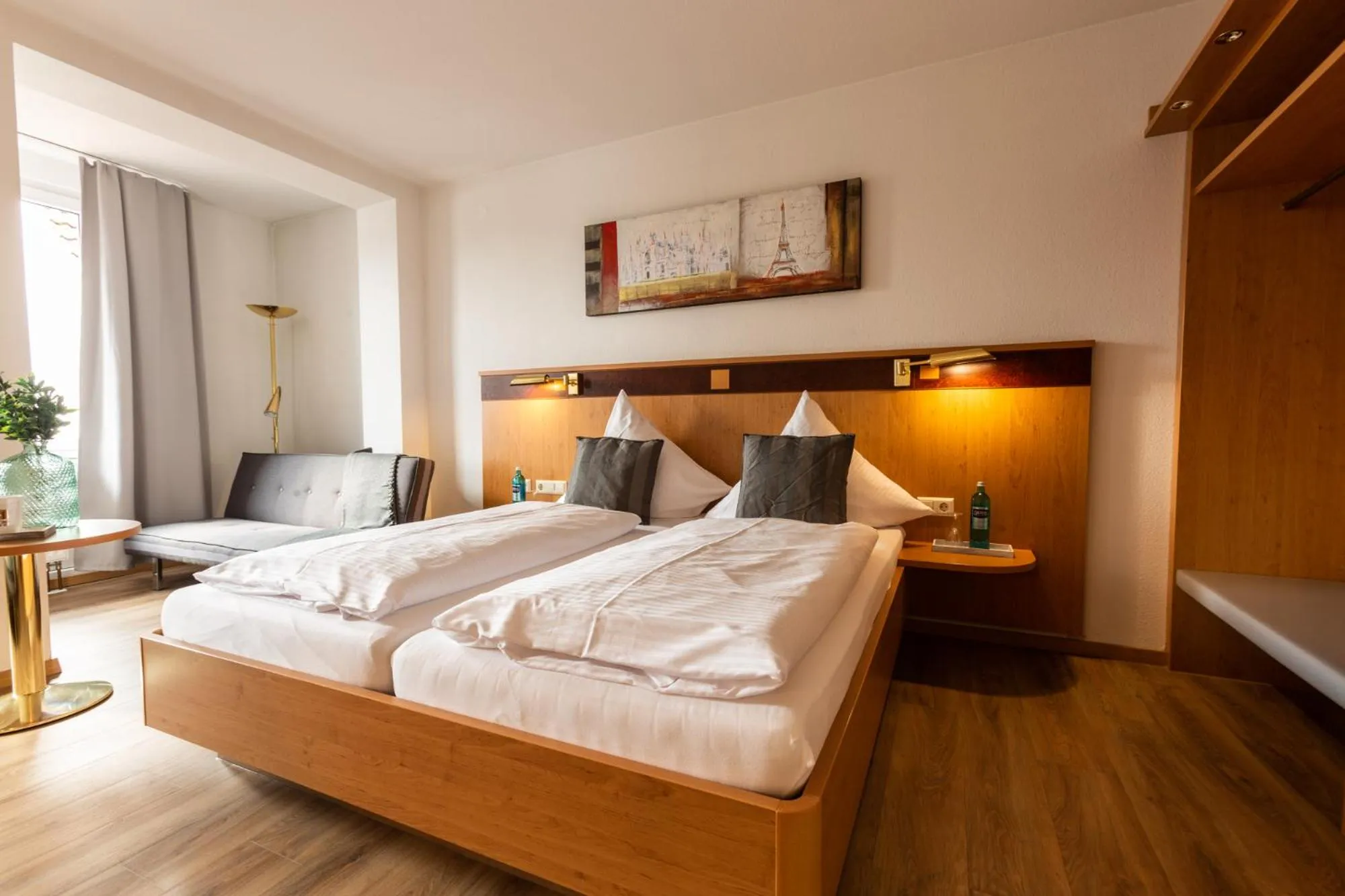 Staff, Bed in Hotel & Restaurant Zum Ochsen -Ox Distillery