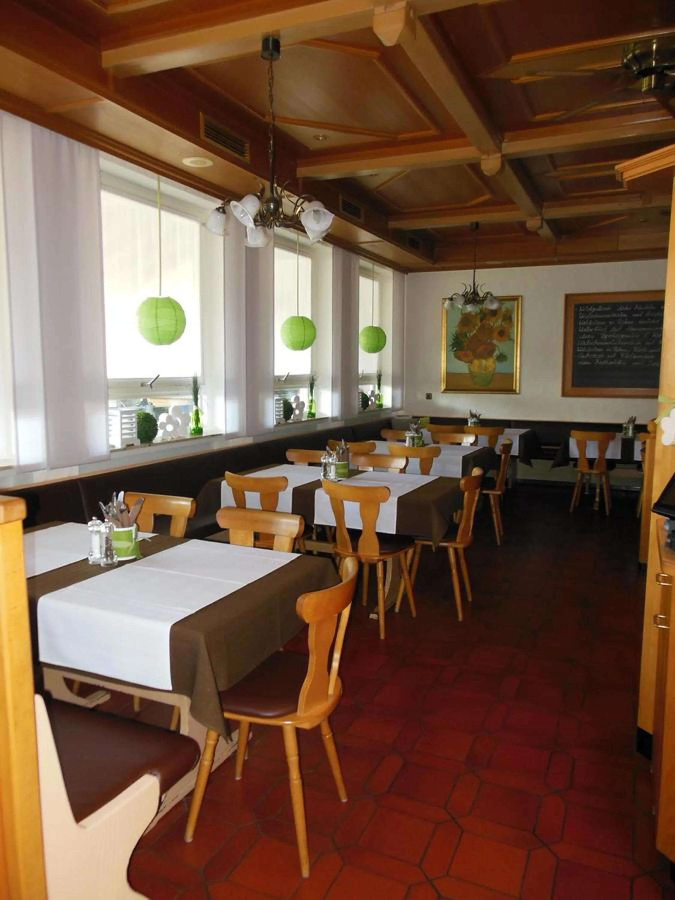 Restaurant/places to eat in Hotel & Restaurant Zum Ochsen -Ox Distillery