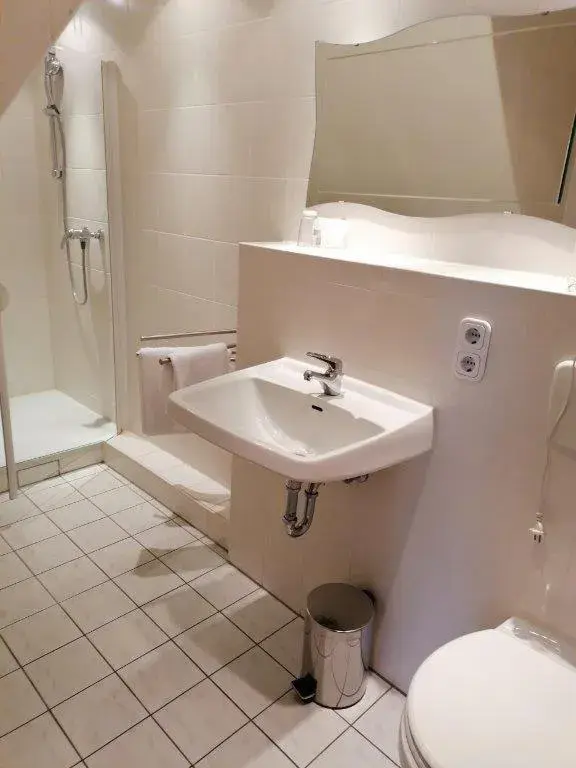 Standard Quadruple Room in Landgasthof Niebler Standard Quadruple Room in Landgasthof Niebler