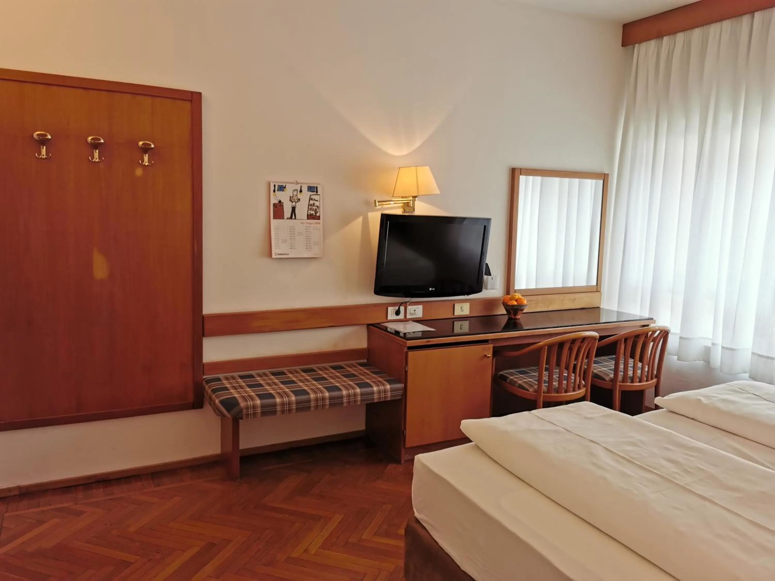 TV and multimedia, Bed in Hotel Adria